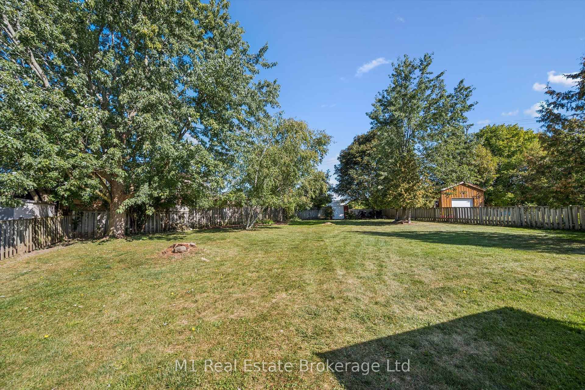 Photo 32 of 106 Bellamy Crescent, Centre Wellington, Fergus — HOMEH