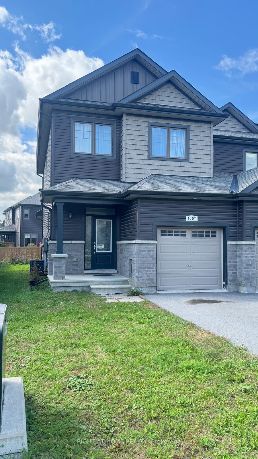 Photo 1 of 1007 Cedar Creek Drive, Ottawa, Blossom Park/Kemp Park/Findlay Creek — HOMEH