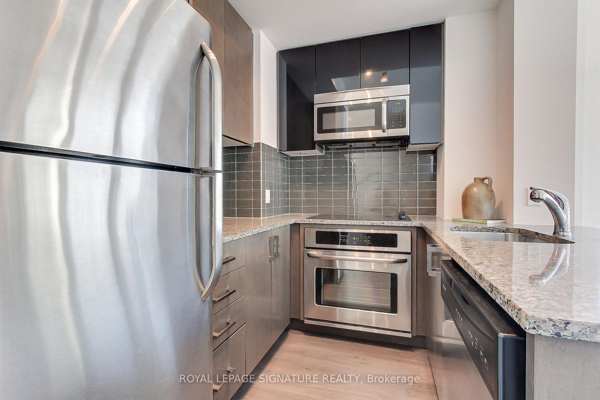 Photo 10 of Unit 1812, 98 Lillian Street, Toronto, Mount Pleasant West — HOMEH