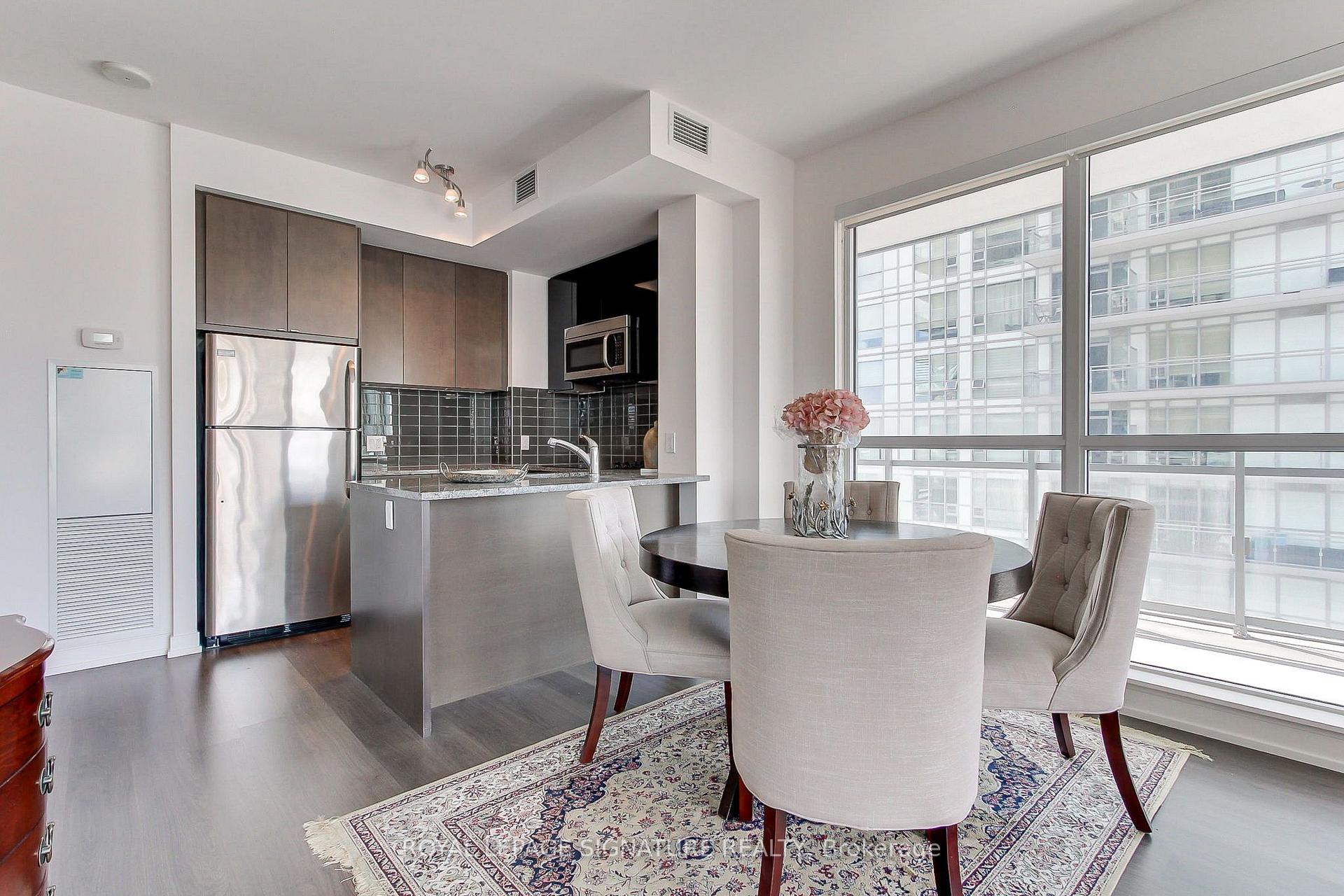 Photo 13 of Unit 1812, 98 Lillian Street, Toronto, Mount Pleasant West — HOMEH
