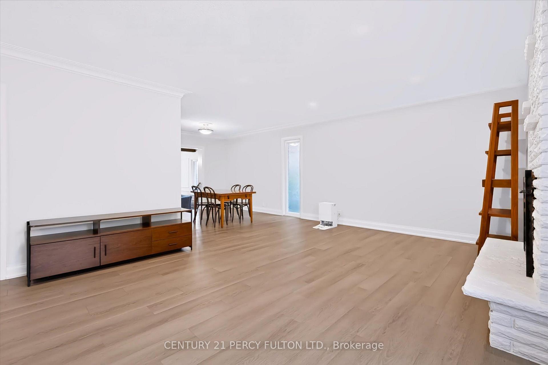 Photo 12 of 1503 Lochlin Trail, Mississauga, Mineola — HOMEH