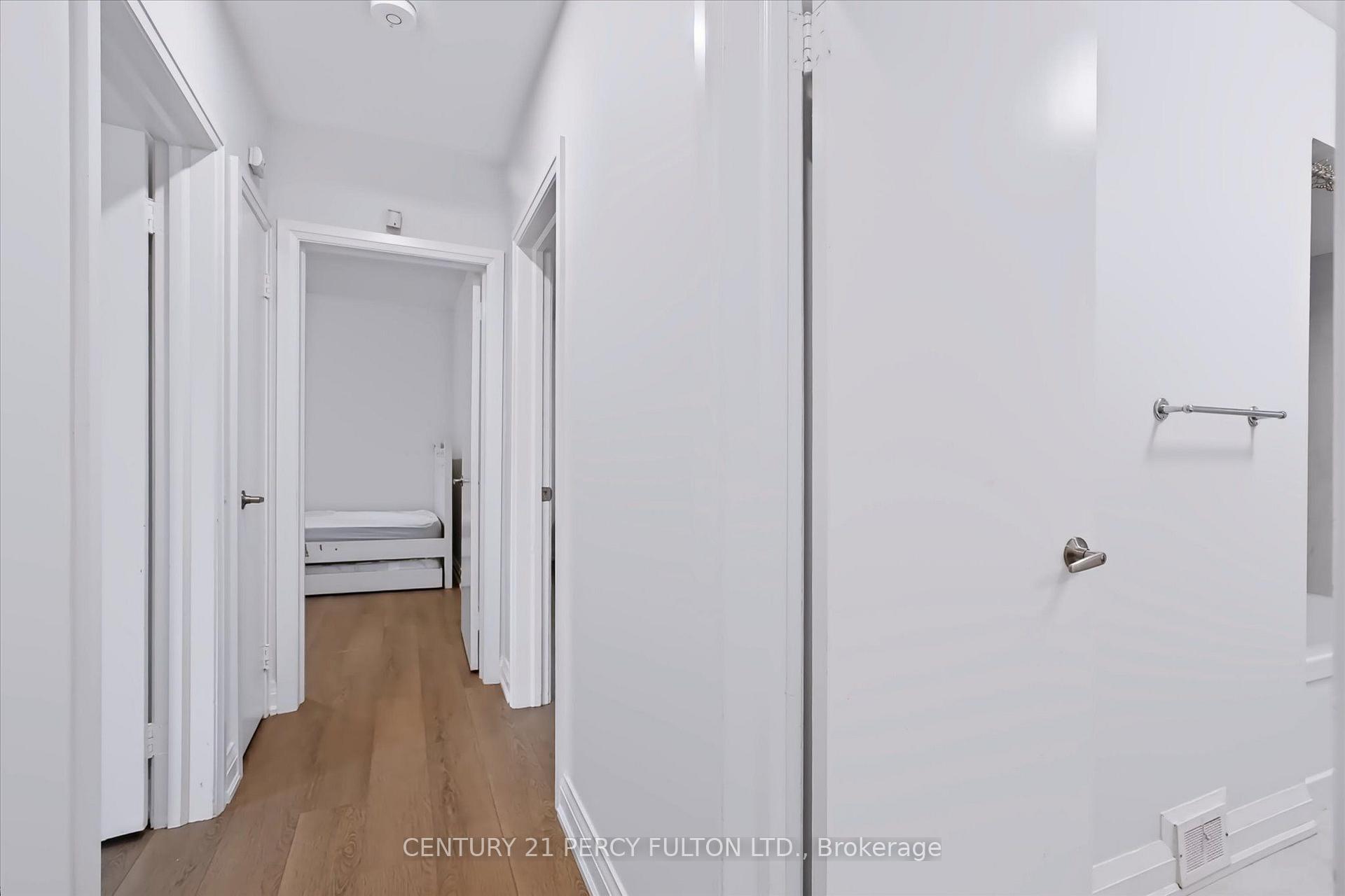 Photo 24 of 1503 Lochlin Trail, Mississauga, Mineola — HOMEH