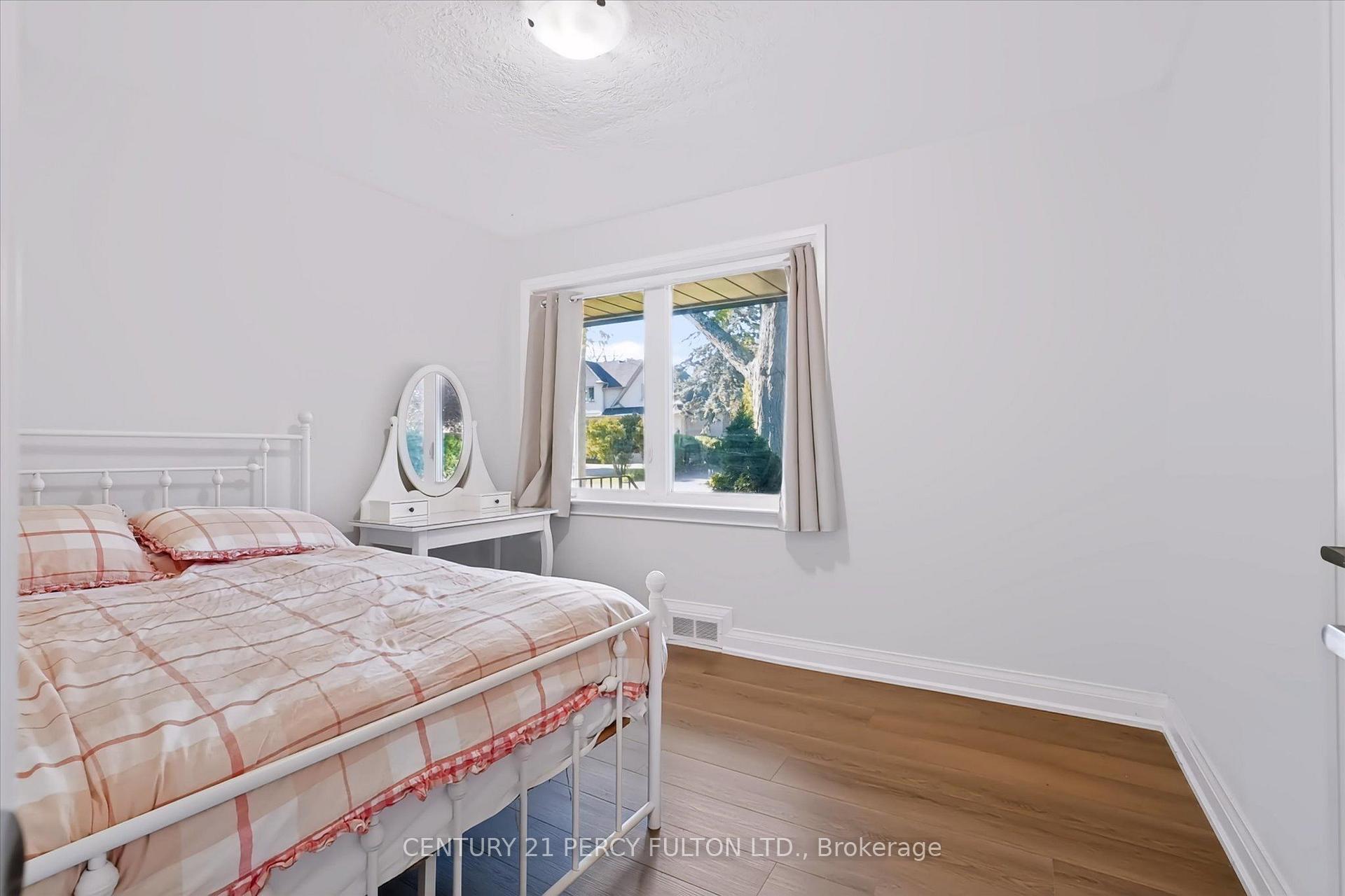 Photo 26 of 1503 Lochlin Trail, Mississauga, Mineola — HOMEH