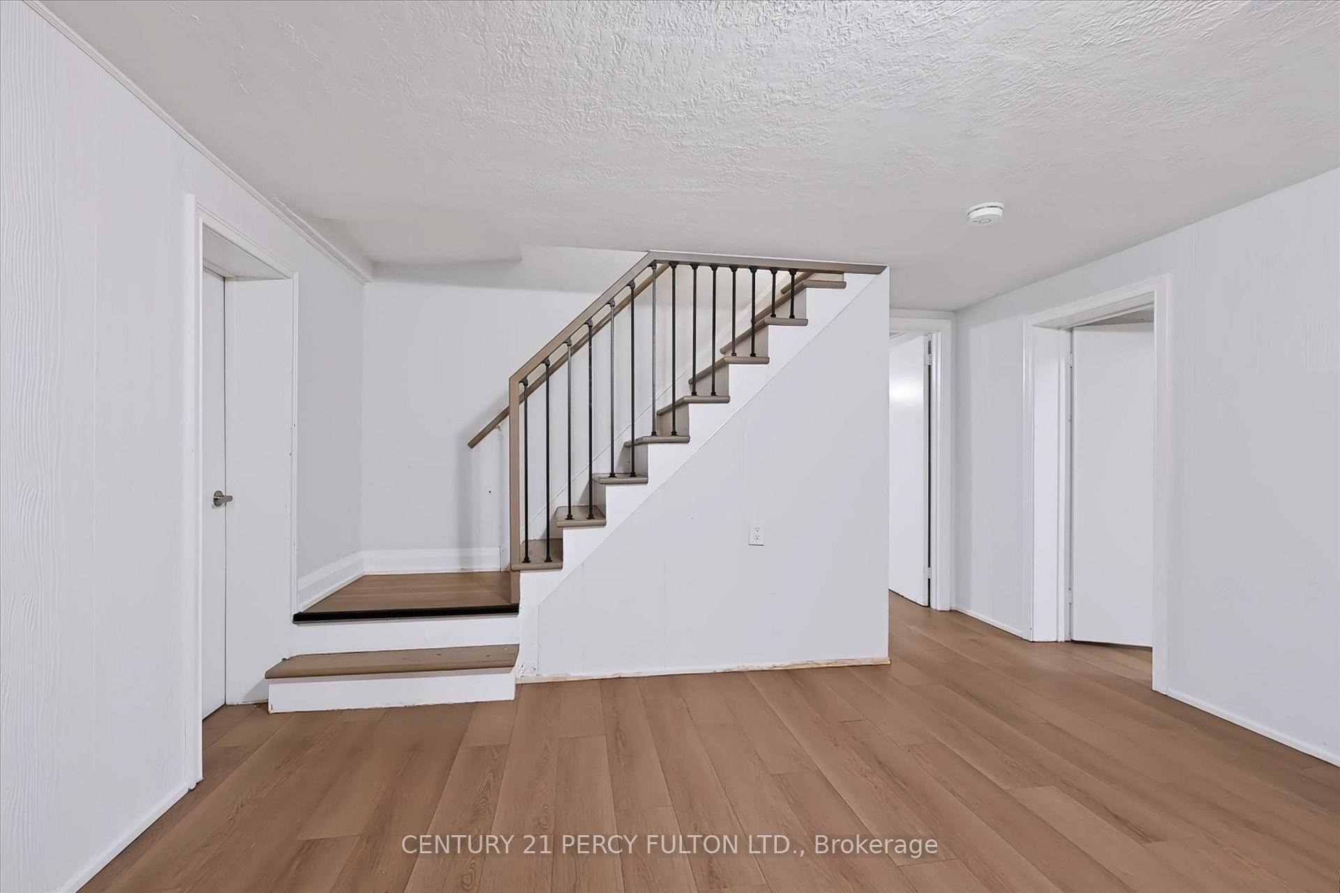 Photo 33 of 1503 Lochlin Trail, Mississauga, Mineola — HOMEH