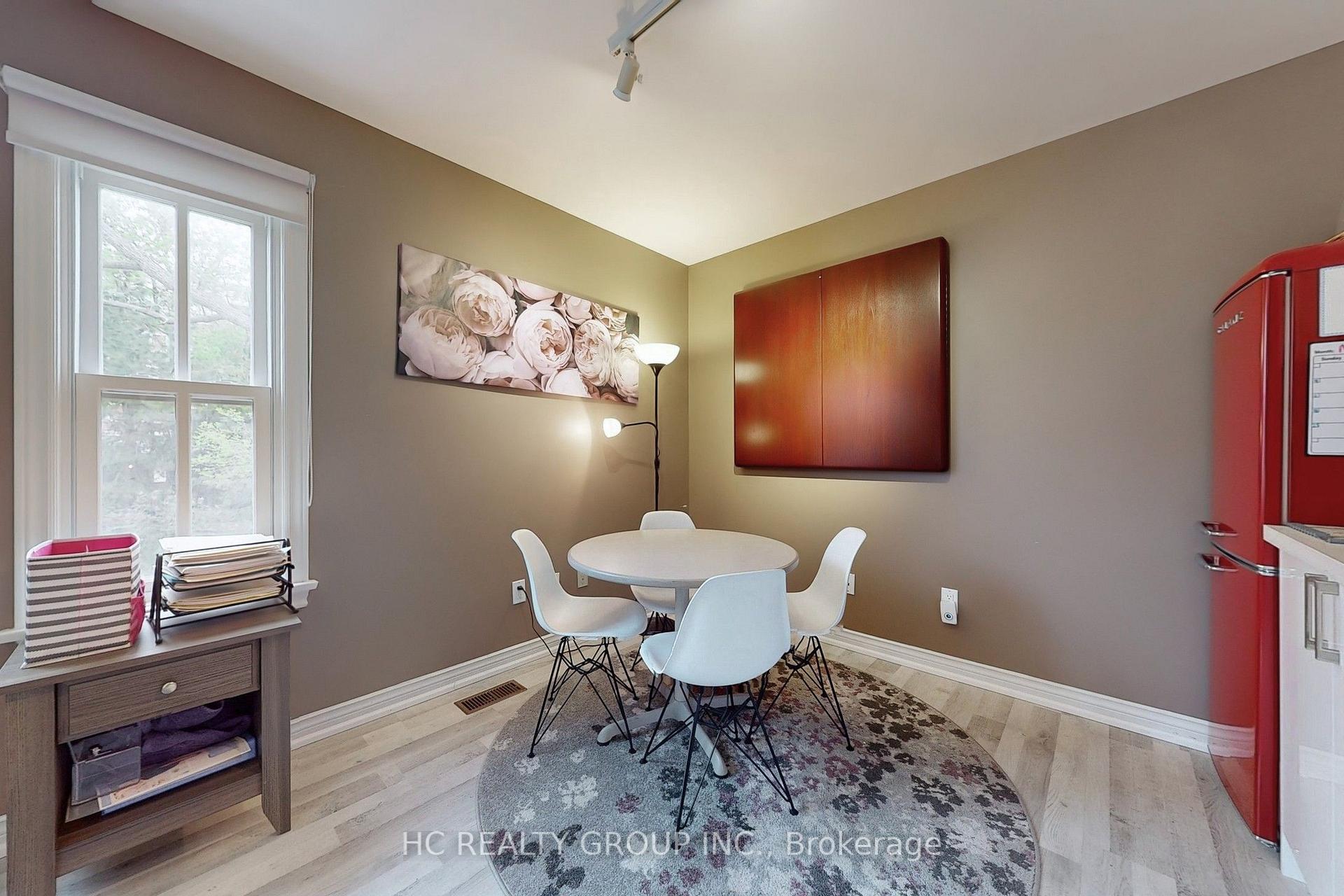 Photo 6 of 10 Station Lane, Markham, Unionville — HOMEH
