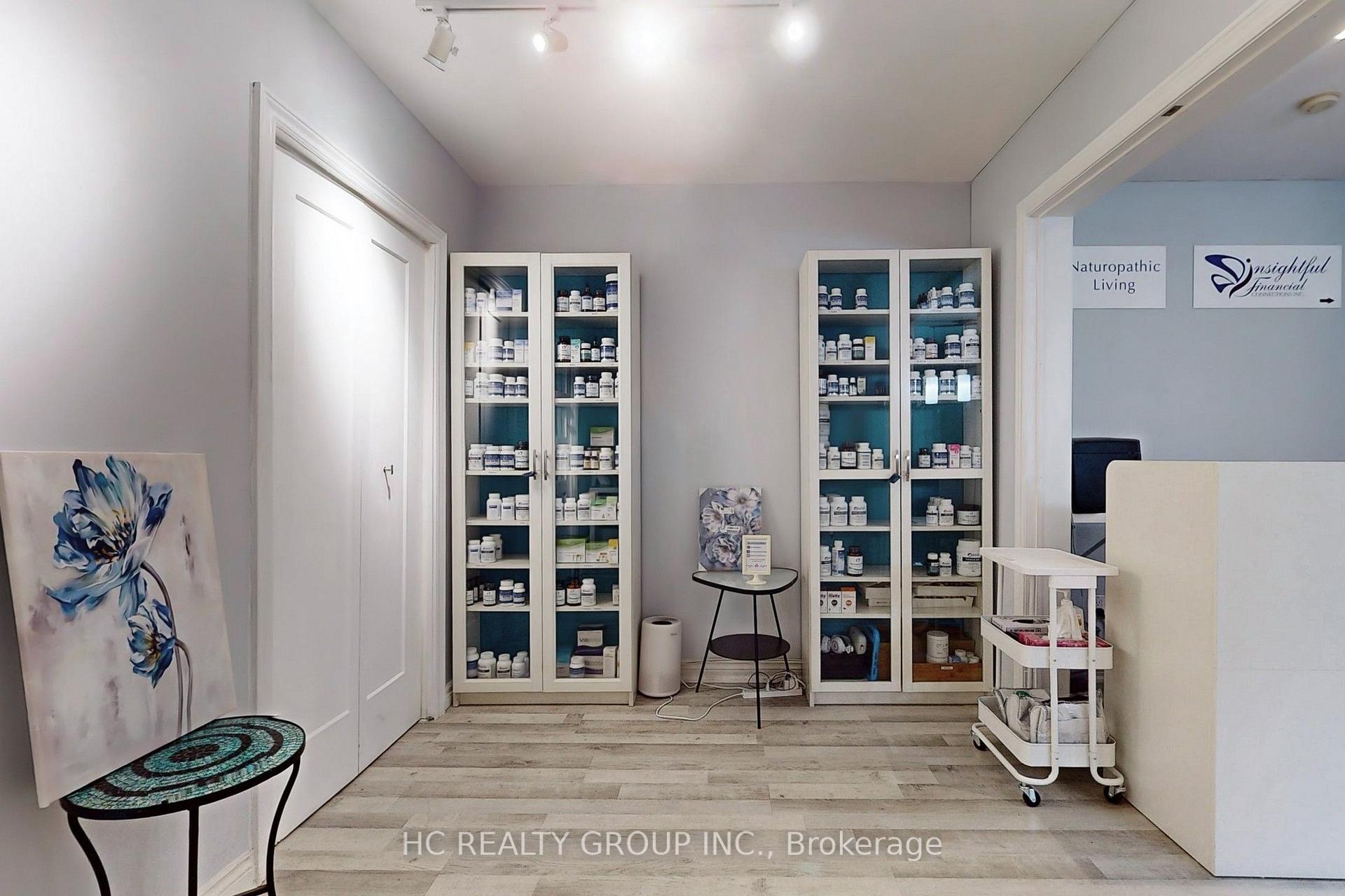 Photo 16 of 10 Station Lane, Markham, Unionville — HOMEH