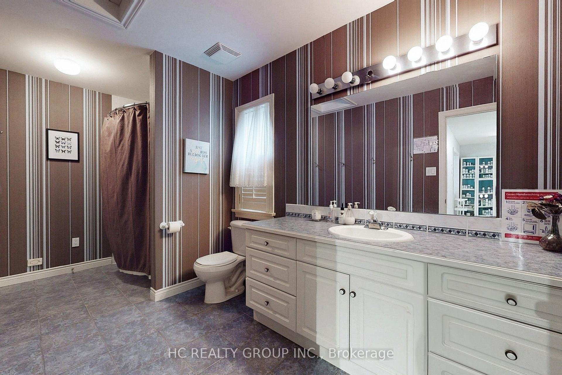 Photo 21 of 10 Station Lane, Markham, Unionville — HOMEH