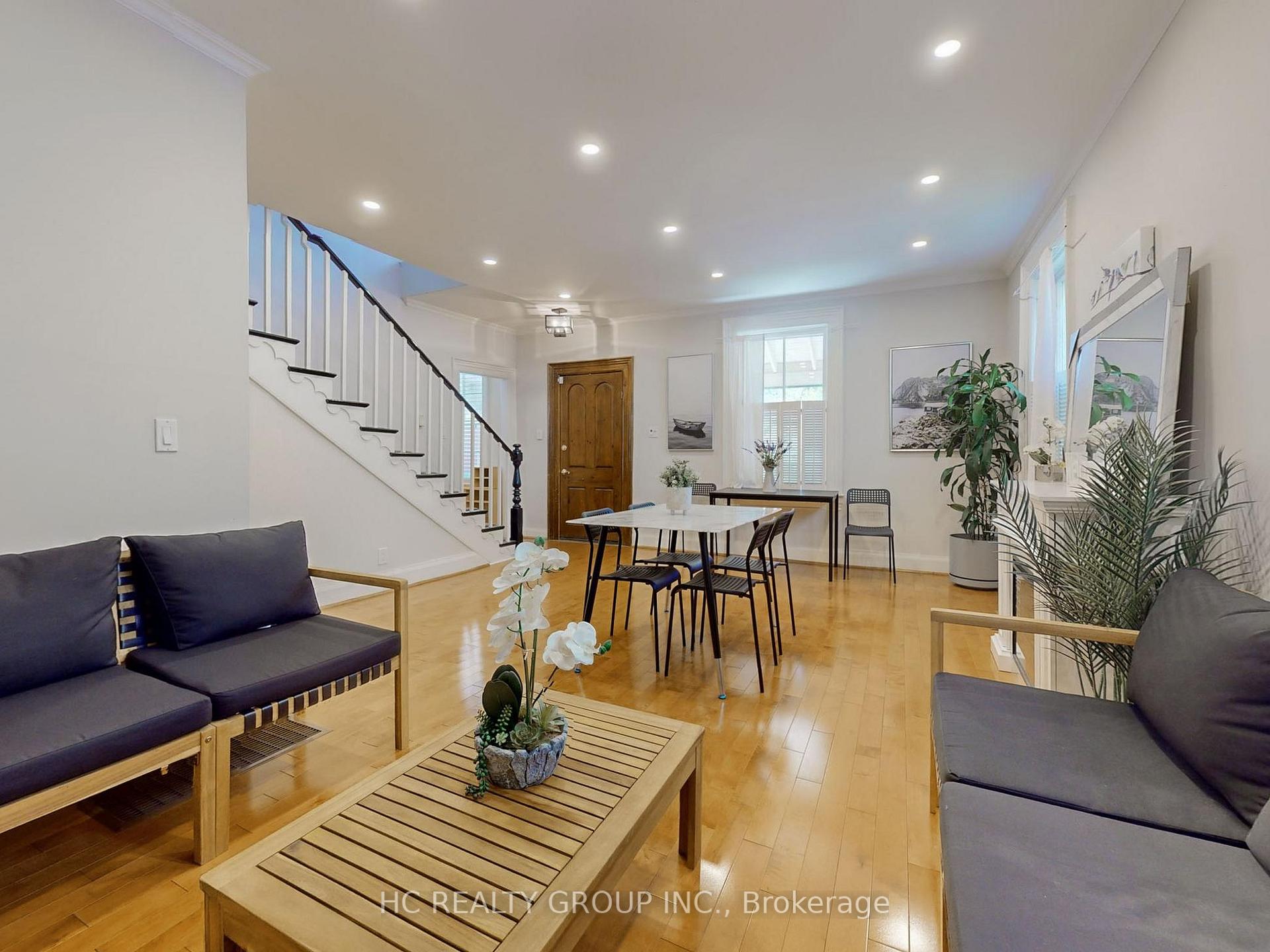 Photo 29 of 10 Station Lane, Markham, Unionville — HOMEH