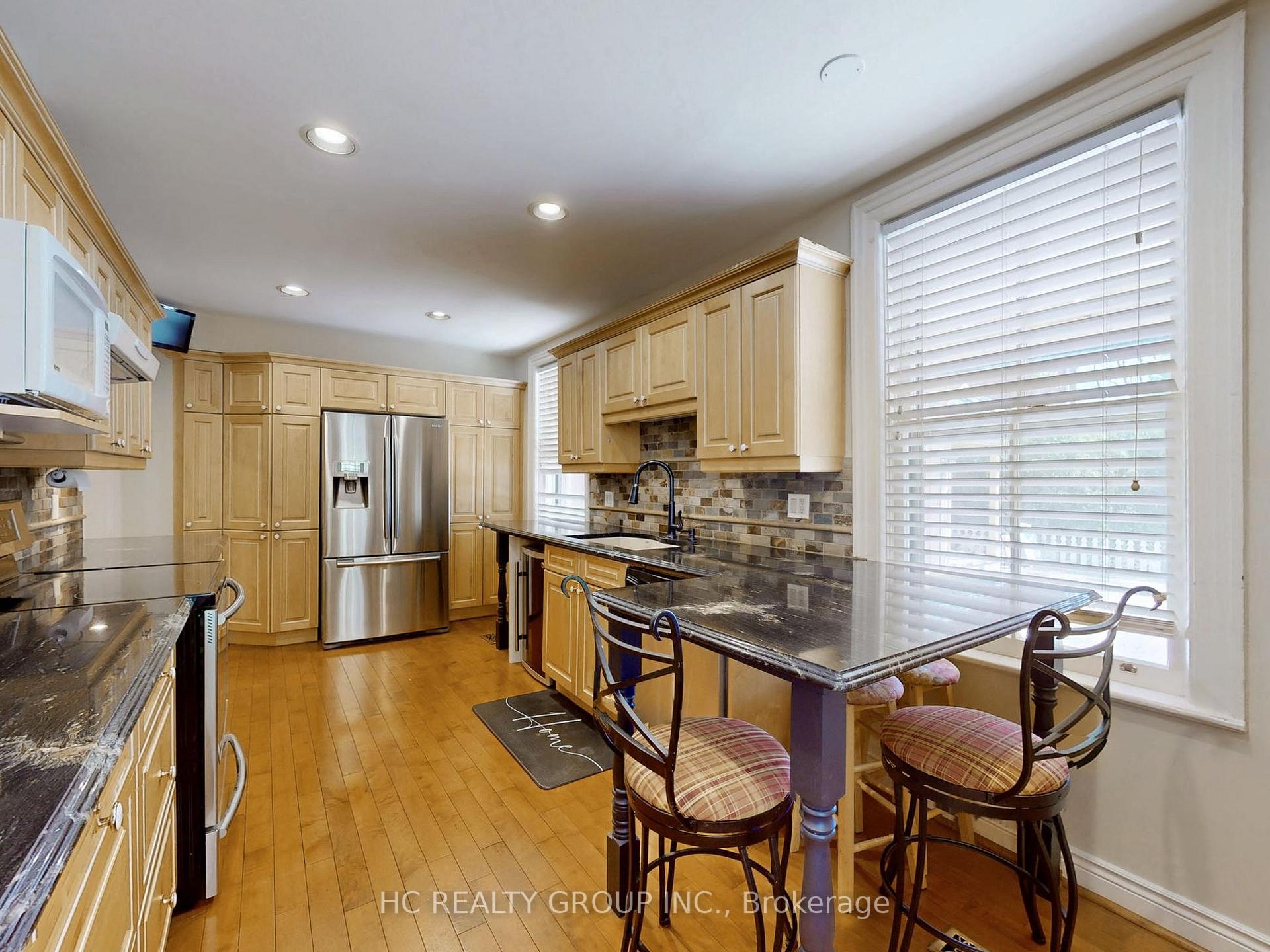 Photo 31 of 10 Station Lane, Markham, Unionville — HOMEH