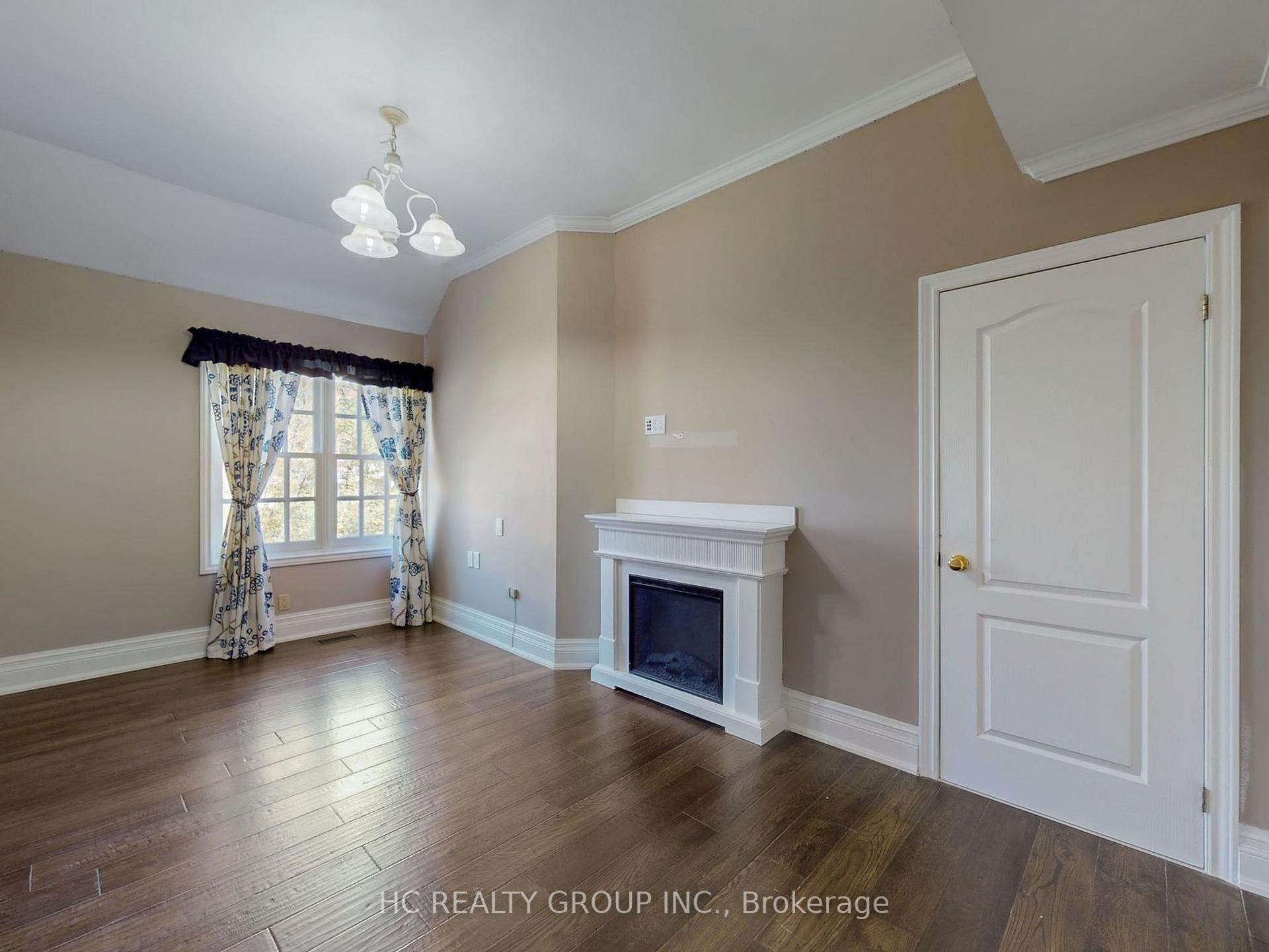 Photo 37 of 10 Station Lane, Markham, Unionville — HOMEH