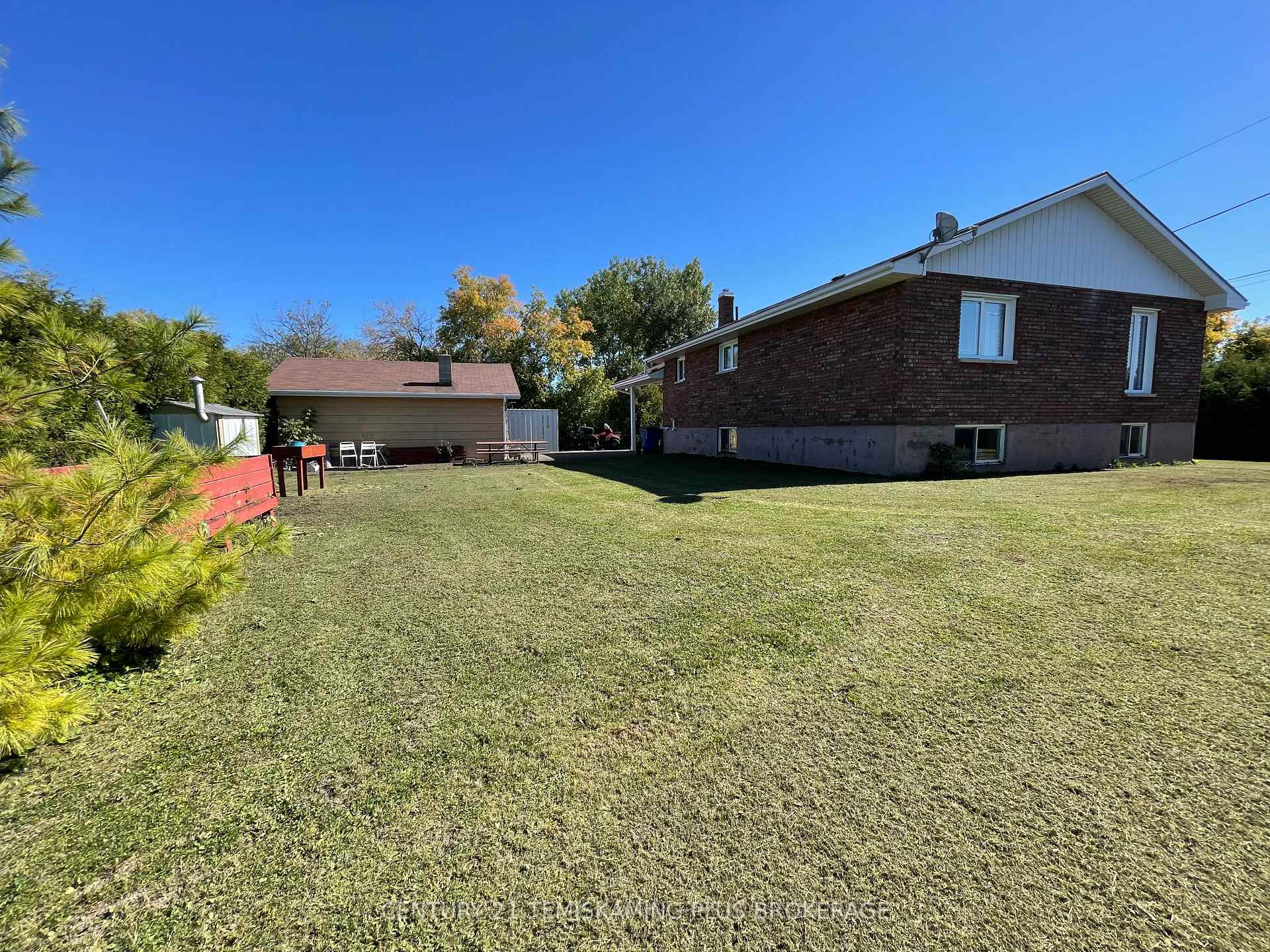 Photo 6 of 451 Joyal Drive, Temiskaming Shores, Haileybury — HOMEH