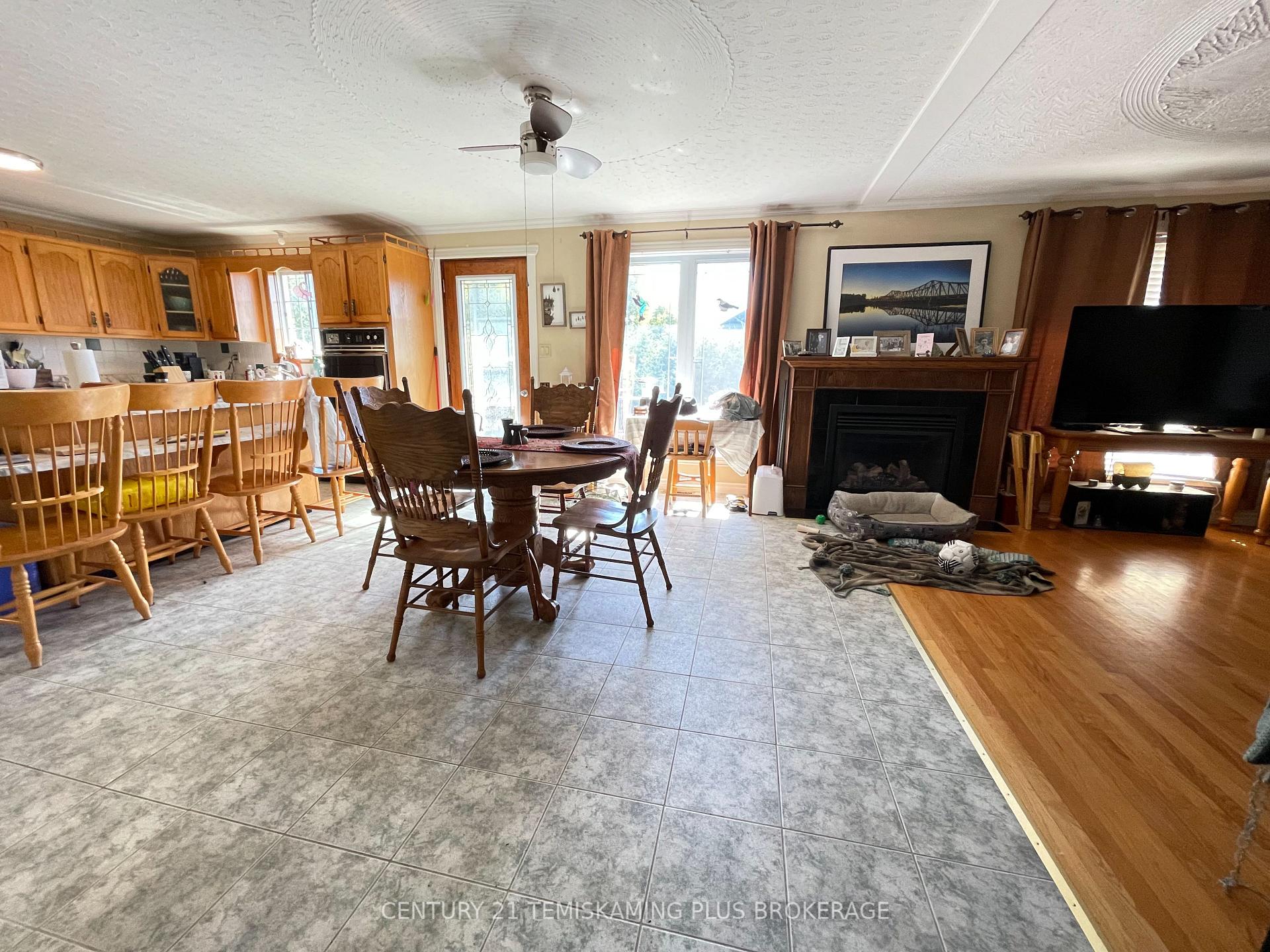 Photo 12 of 451 Joyal Drive, Temiskaming Shores, Haileybury — HOMEH