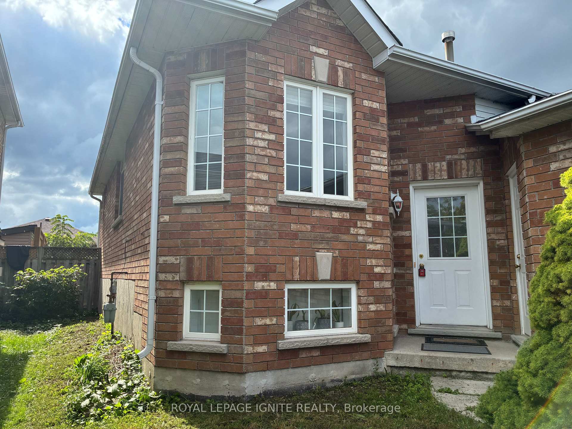 Photo 1 of 114 Bird Street, Barrie, Edgehill Drive — HOMEH