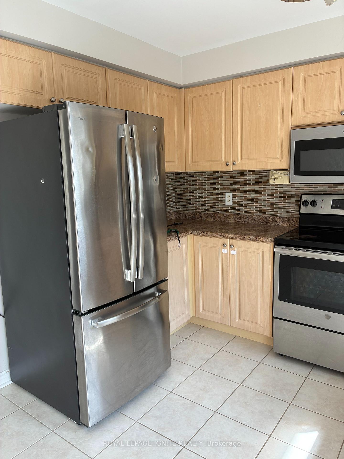 Photo 7 of 114 Bird Street, Barrie, Edgehill Drive — HOMEH