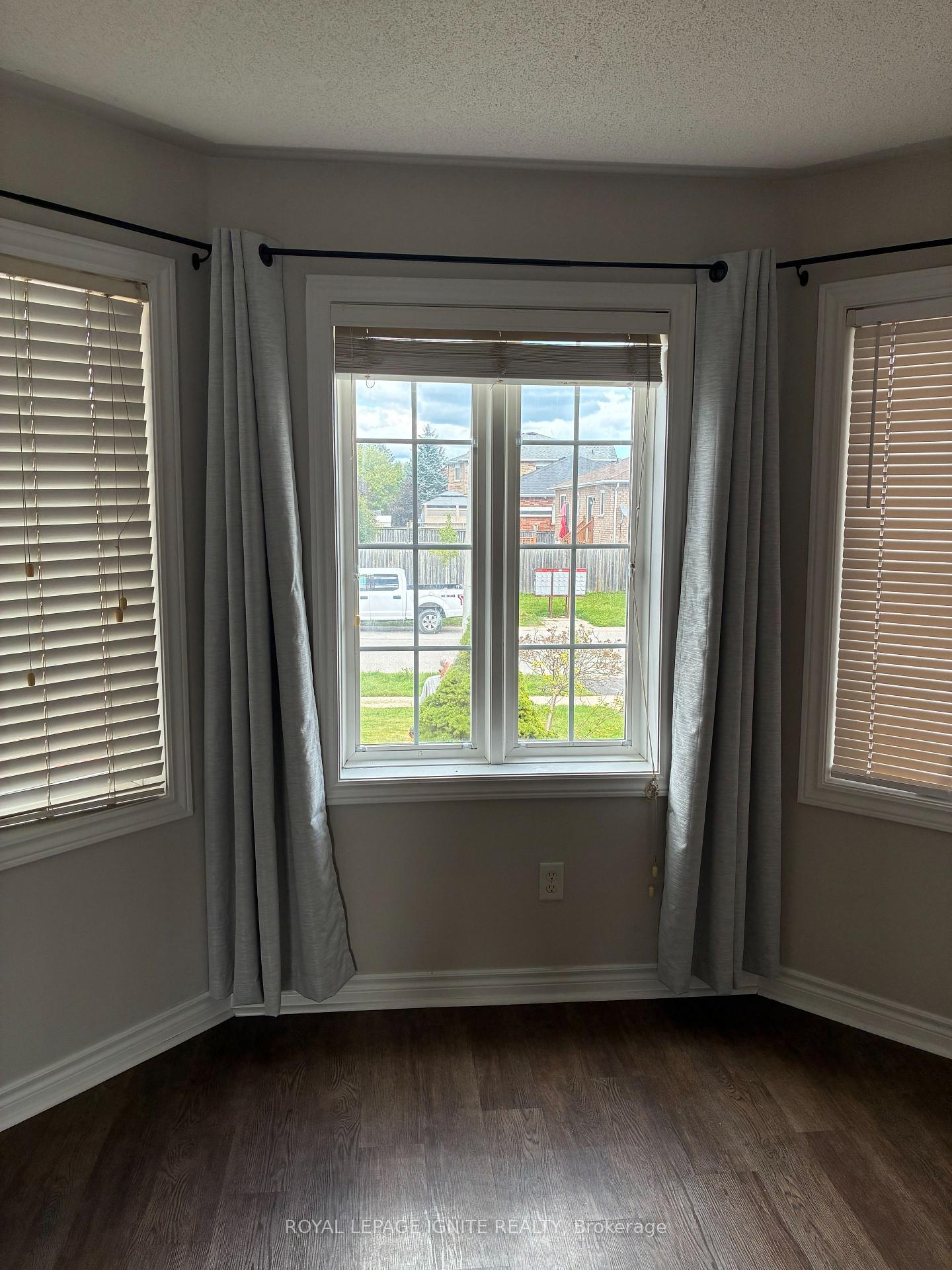 Photo 17 of 114 Bird Street, Barrie, Edgehill Drive — HOMEH