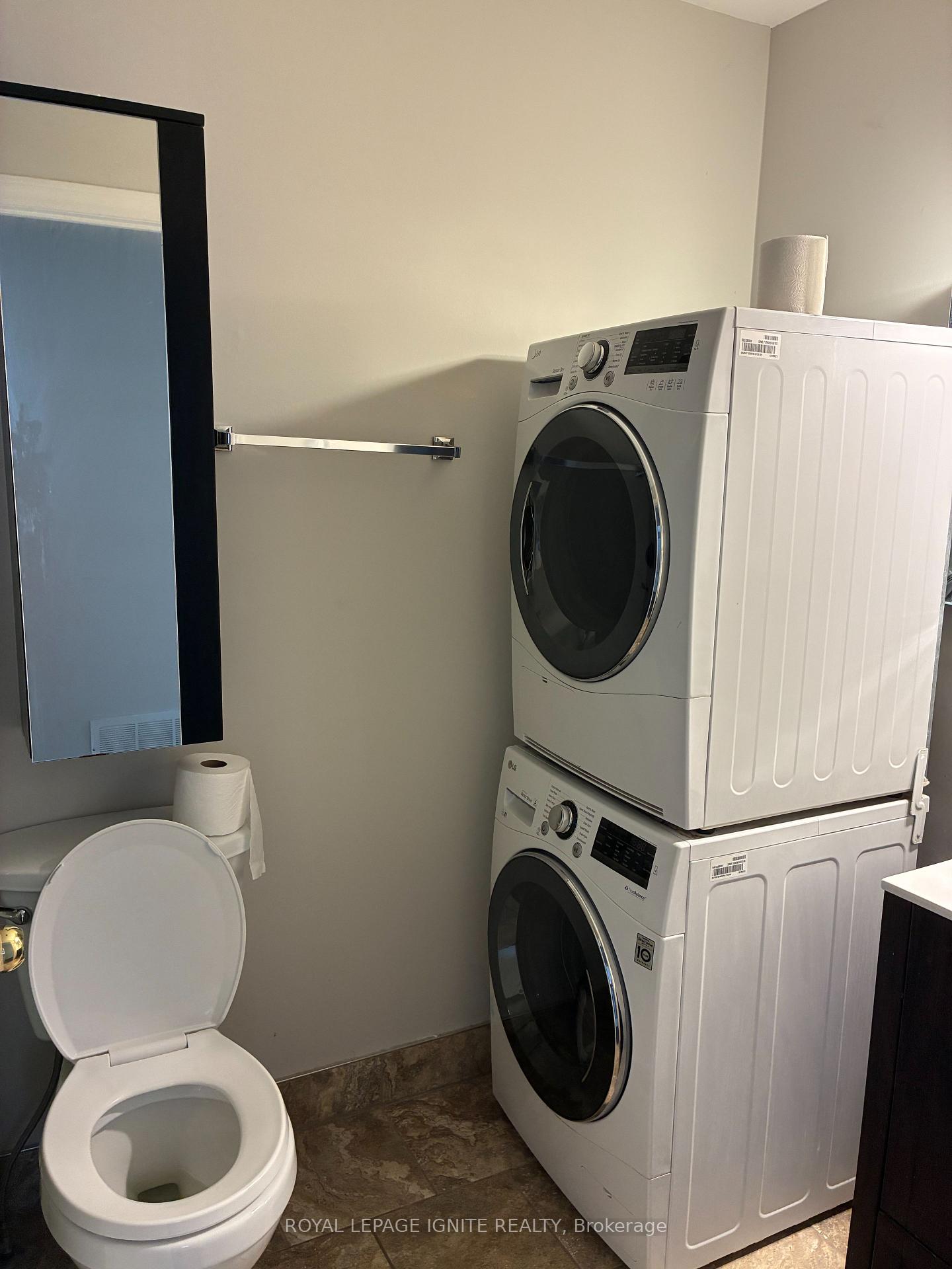 Photo 23 of 114 Bird Street, Barrie, Edgehill Drive — HOMEH
