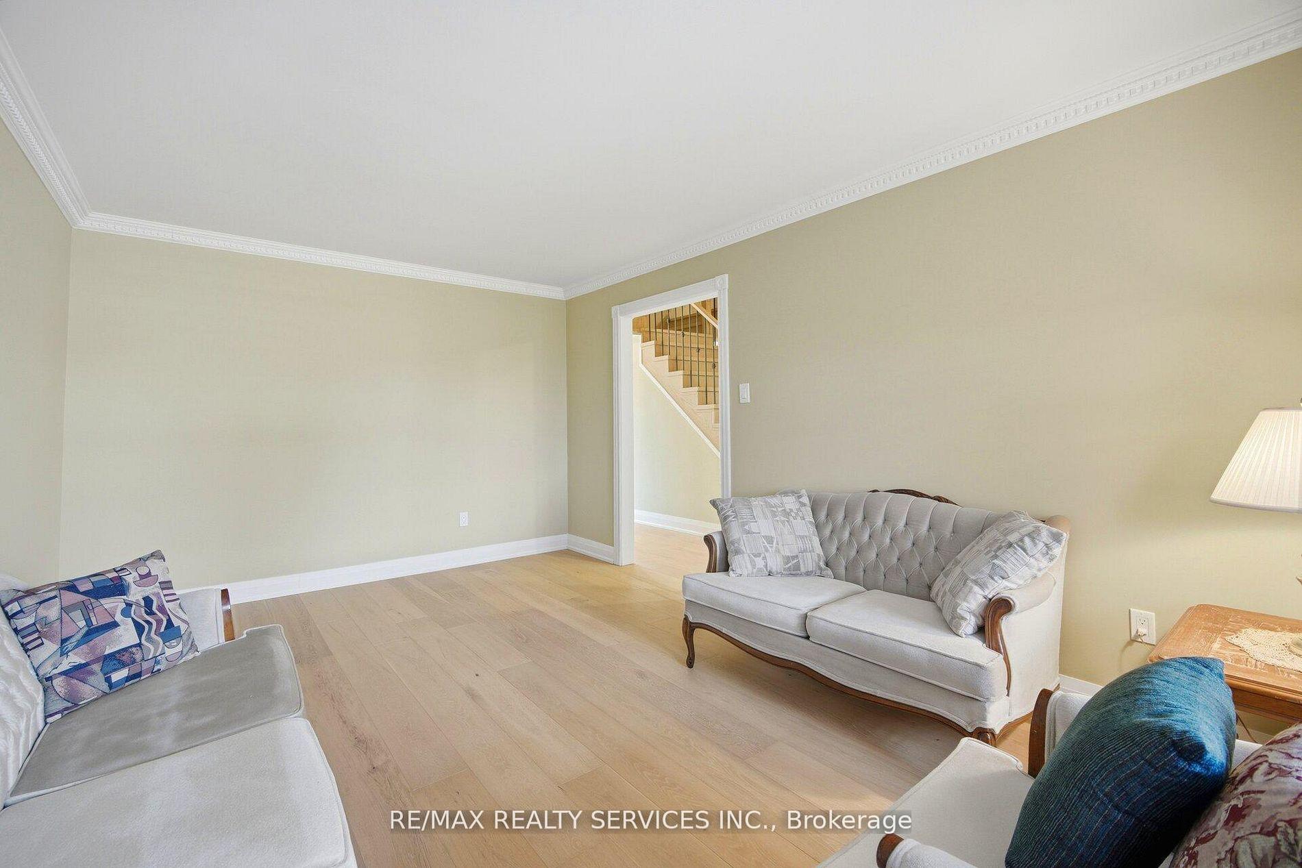 Photo 7 of 23 Newbury Crescent, Brampton, Westgate — HOMEH