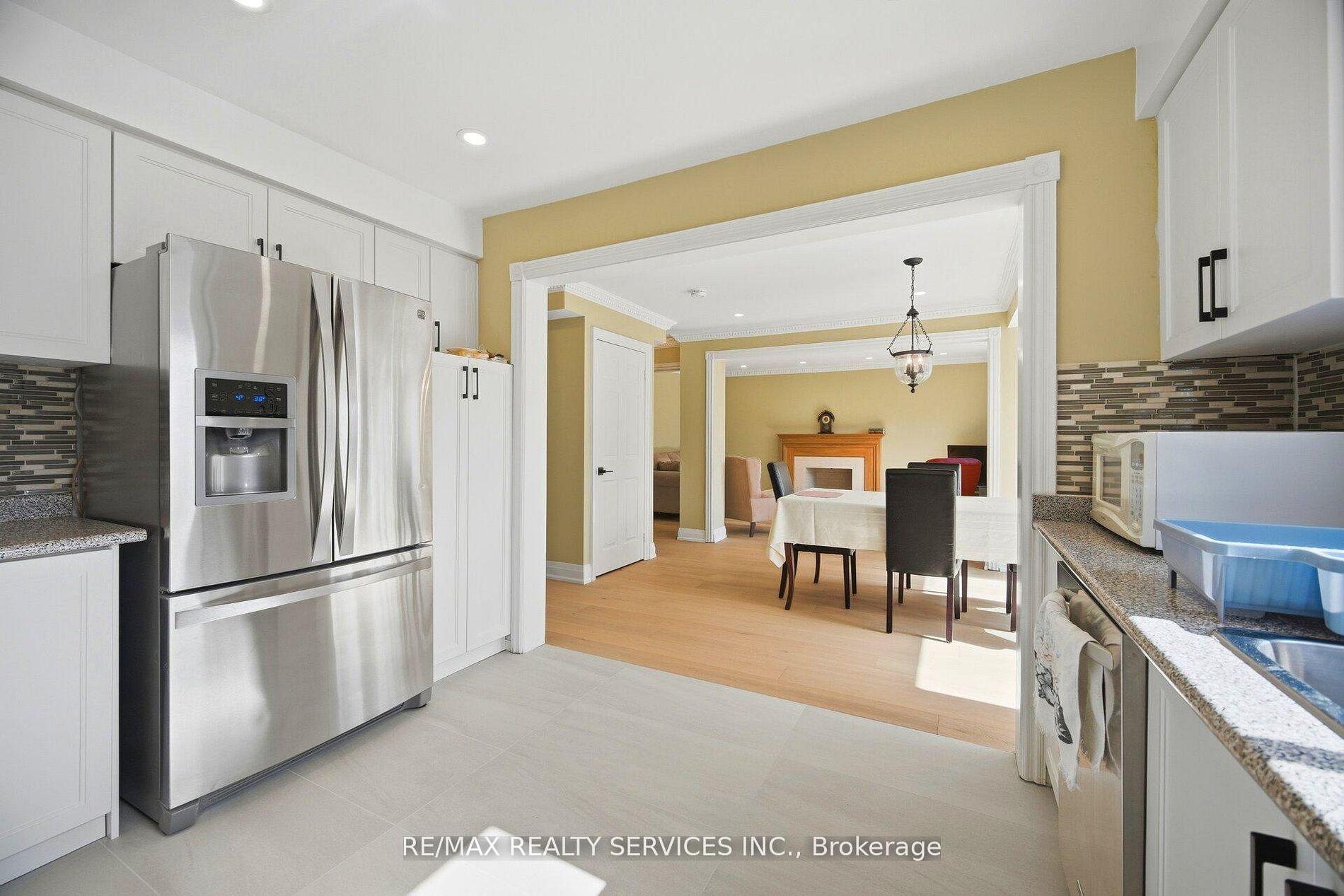 Photo 18 of 23 Newbury Crescent, Brampton, Westgate — HOMEH