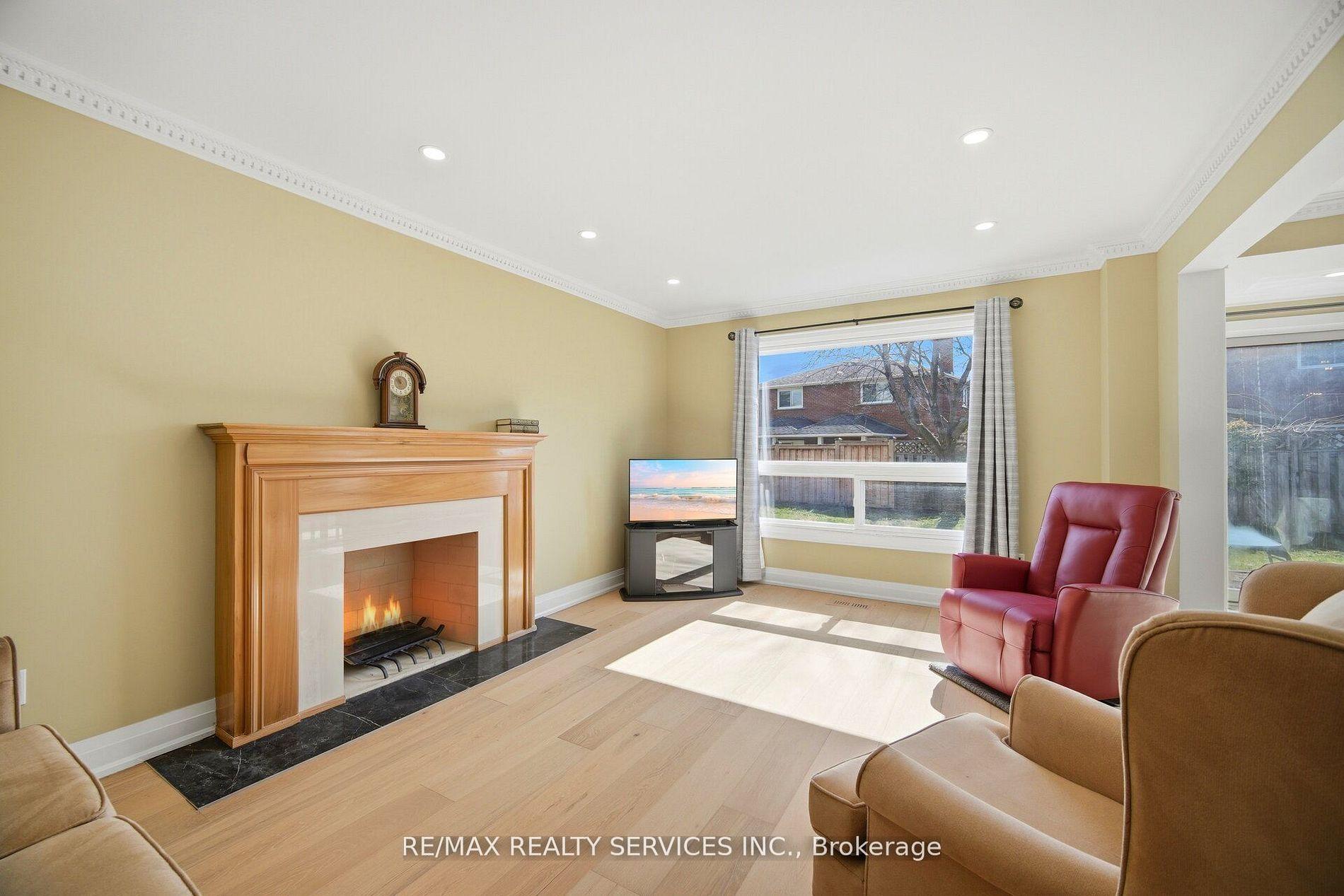 Photo 21 of 23 Newbury Crescent, Brampton, Westgate — HOMEH