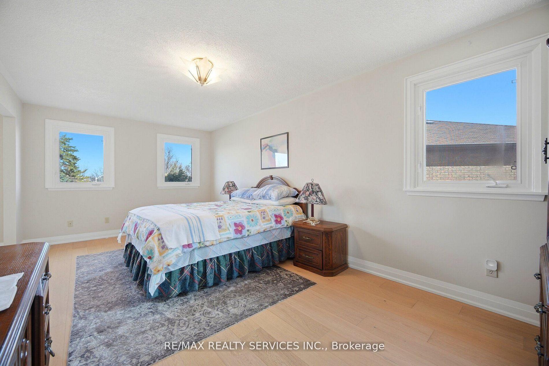 Photo 28 of 23 Newbury Crescent, Brampton, Westgate — HOMEH