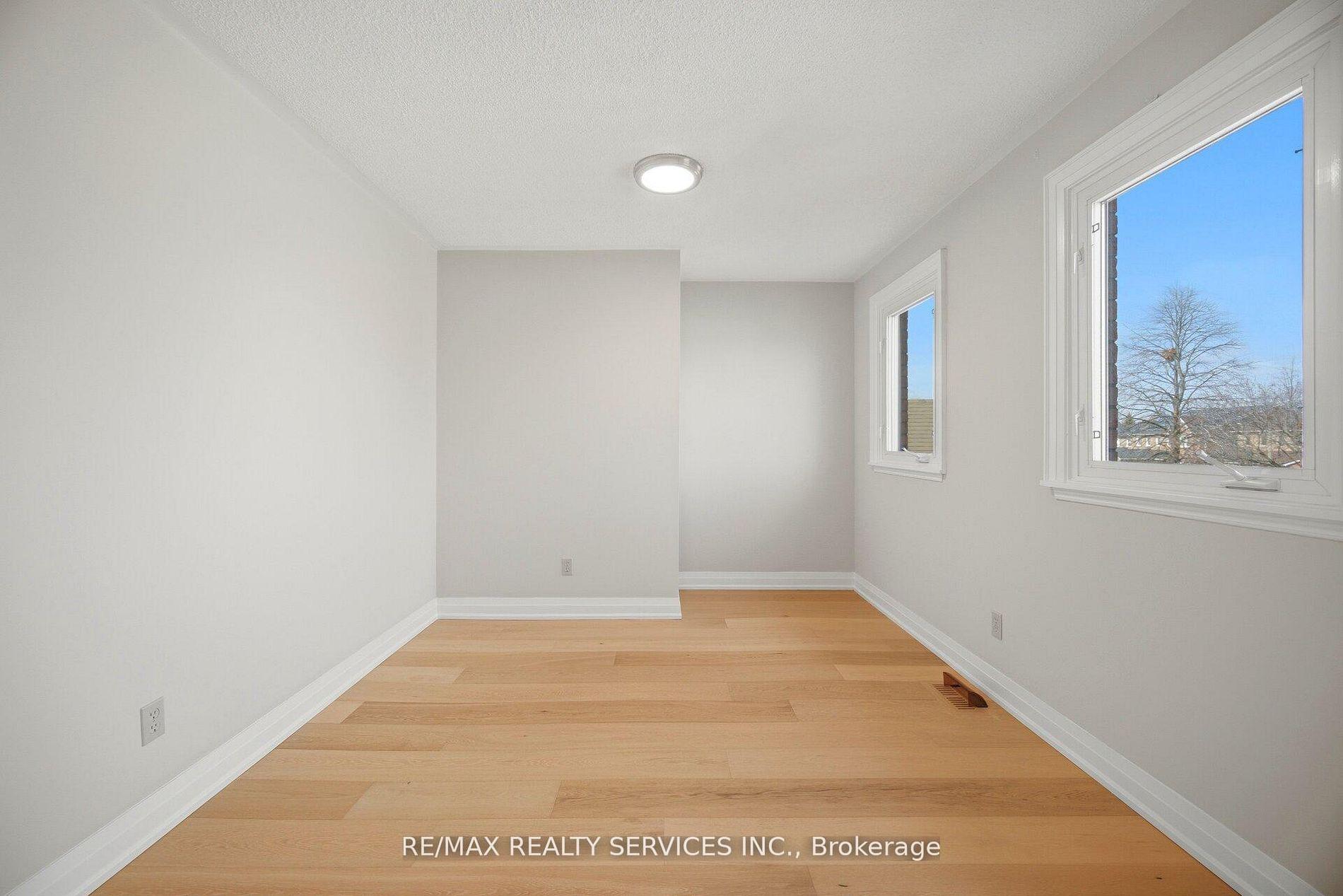 Photo 30 of 23 Newbury Crescent, Brampton, Westgate — HOMEH
