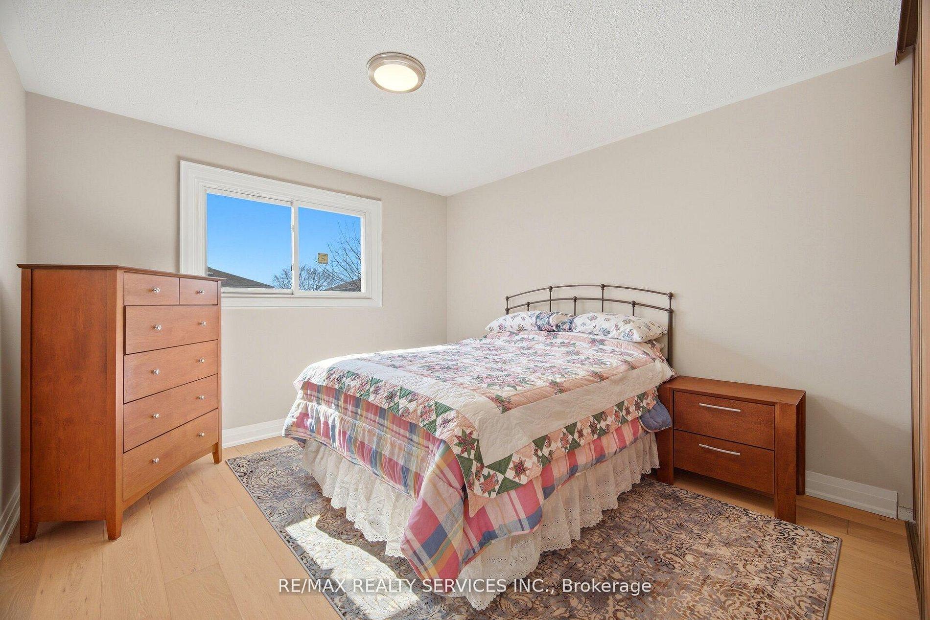 Photo 35 of 23 Newbury Crescent, Brampton, Westgate — HOMEH