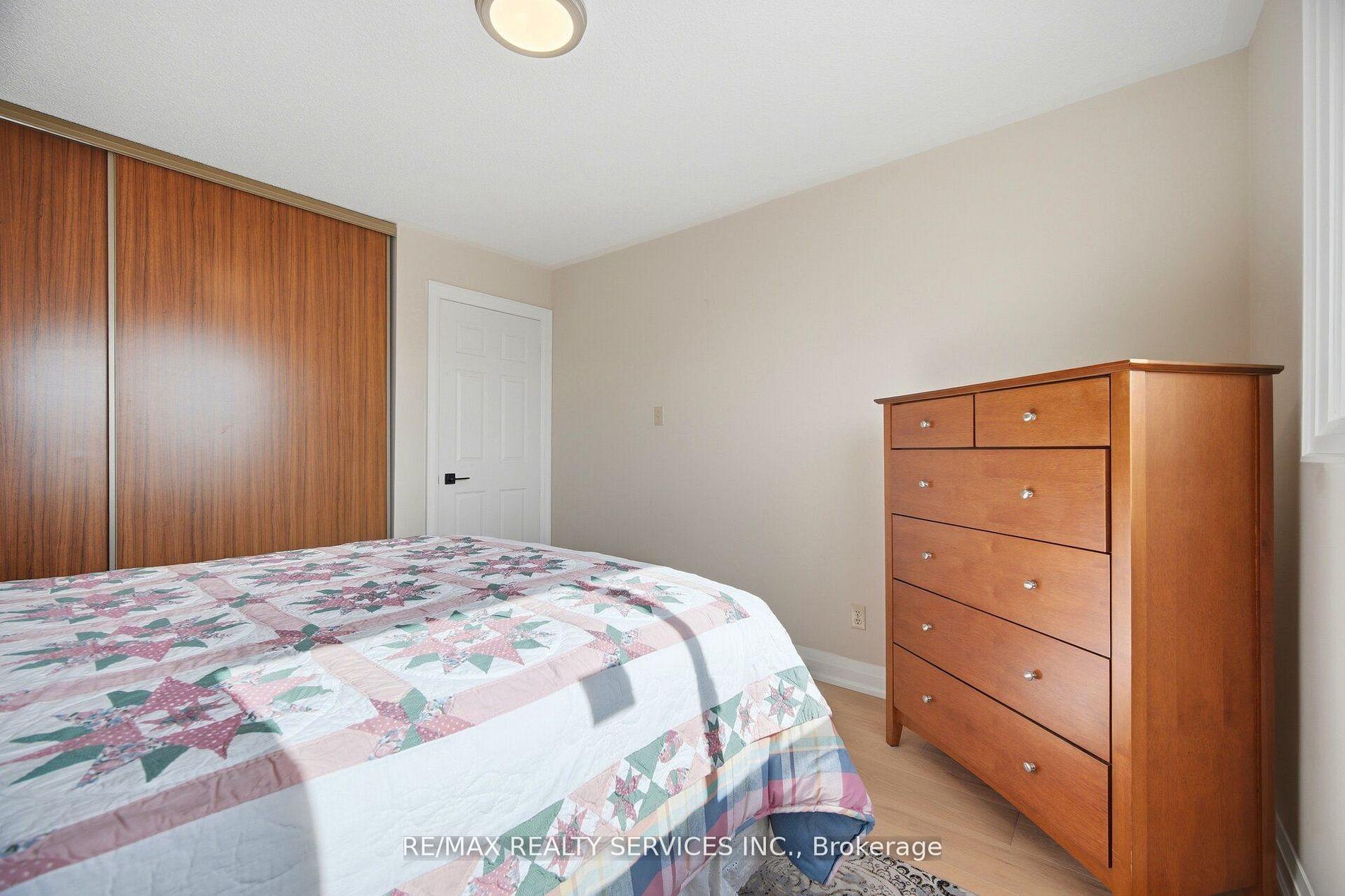 Photo 36 of 23 Newbury Crescent, Brampton, Westgate — HOMEH