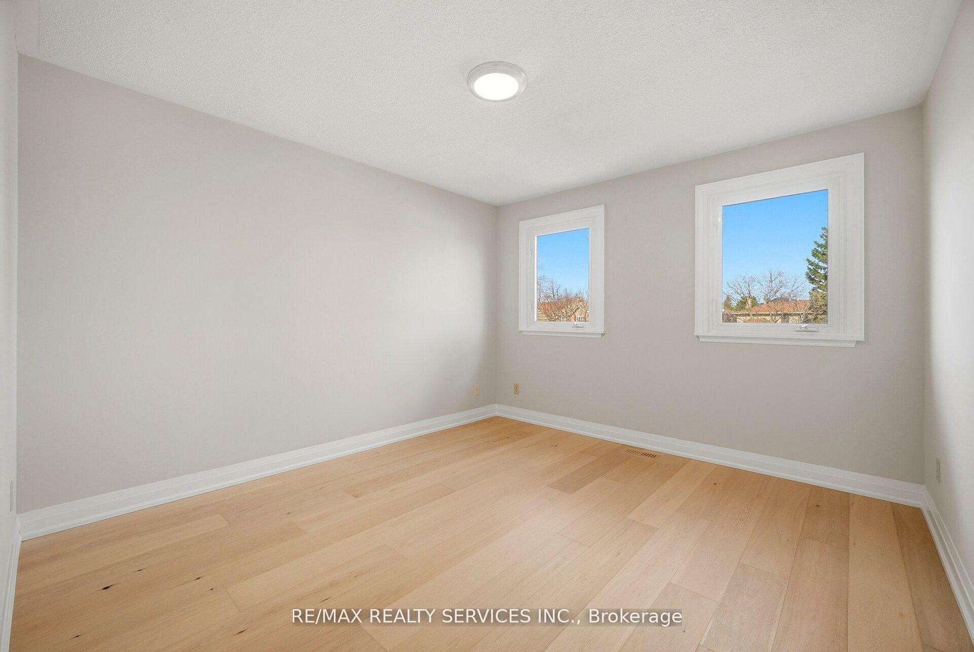 Photo 37 of 23 Newbury Crescent, Brampton, Westgate — HOMEH