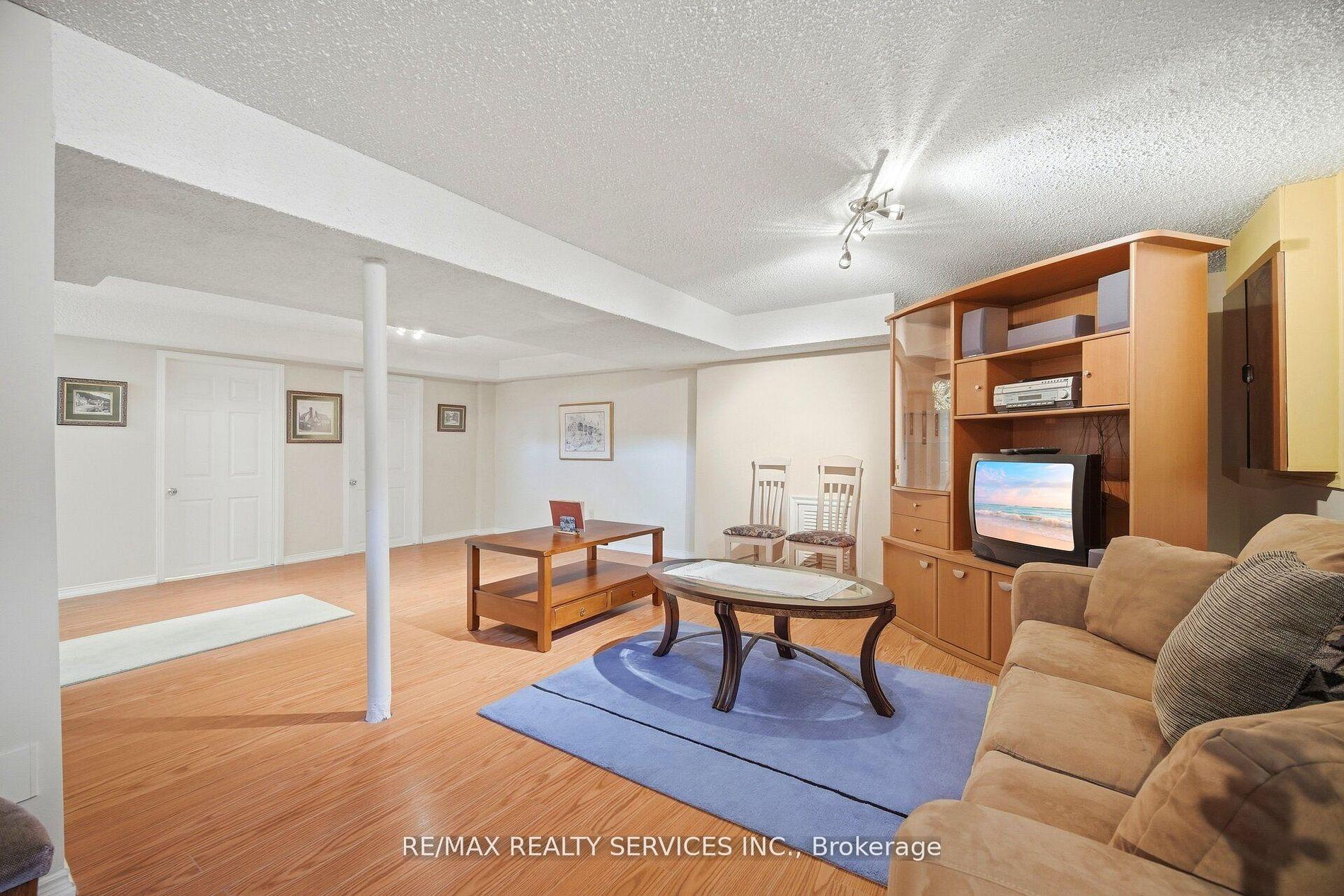 Photo 41 of 23 Newbury Crescent, Brampton, Westgate — HOMEH