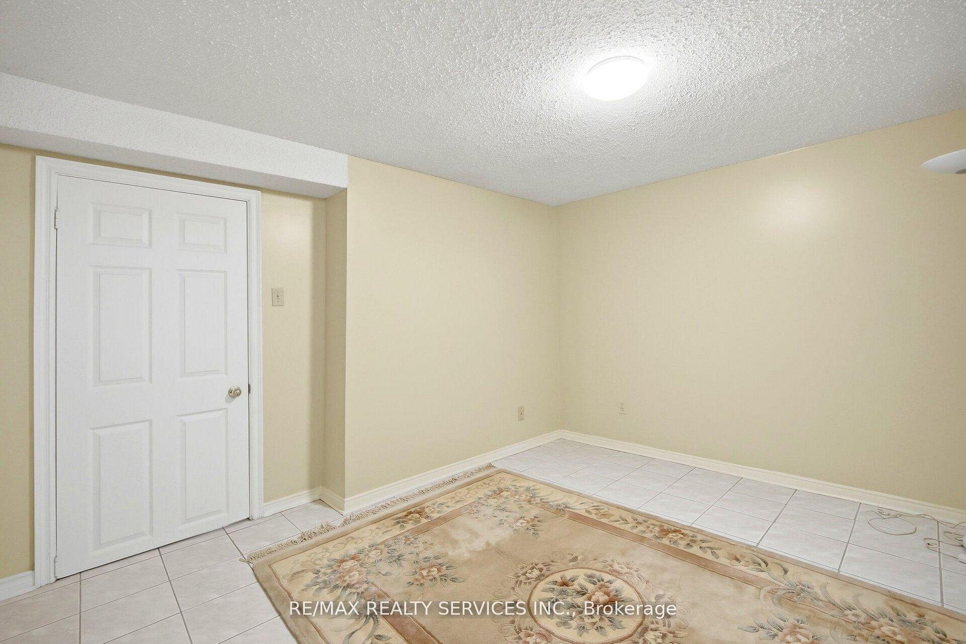 Photo 47 of 23 Newbury Crescent, Brampton, Westgate — HOMEH