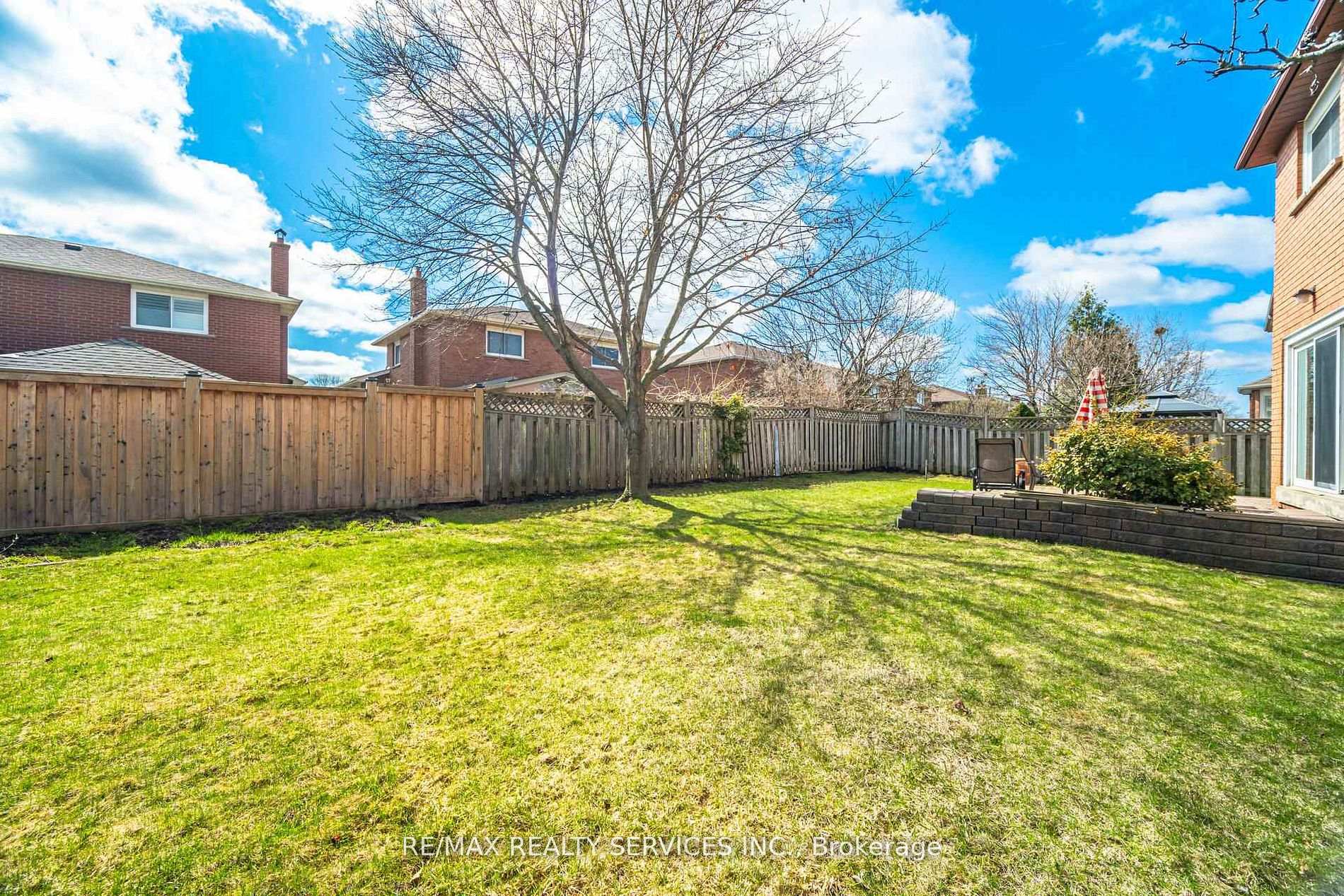 Photo 51 of 23 Newbury Crescent, Brampton, Westgate — HOMEH