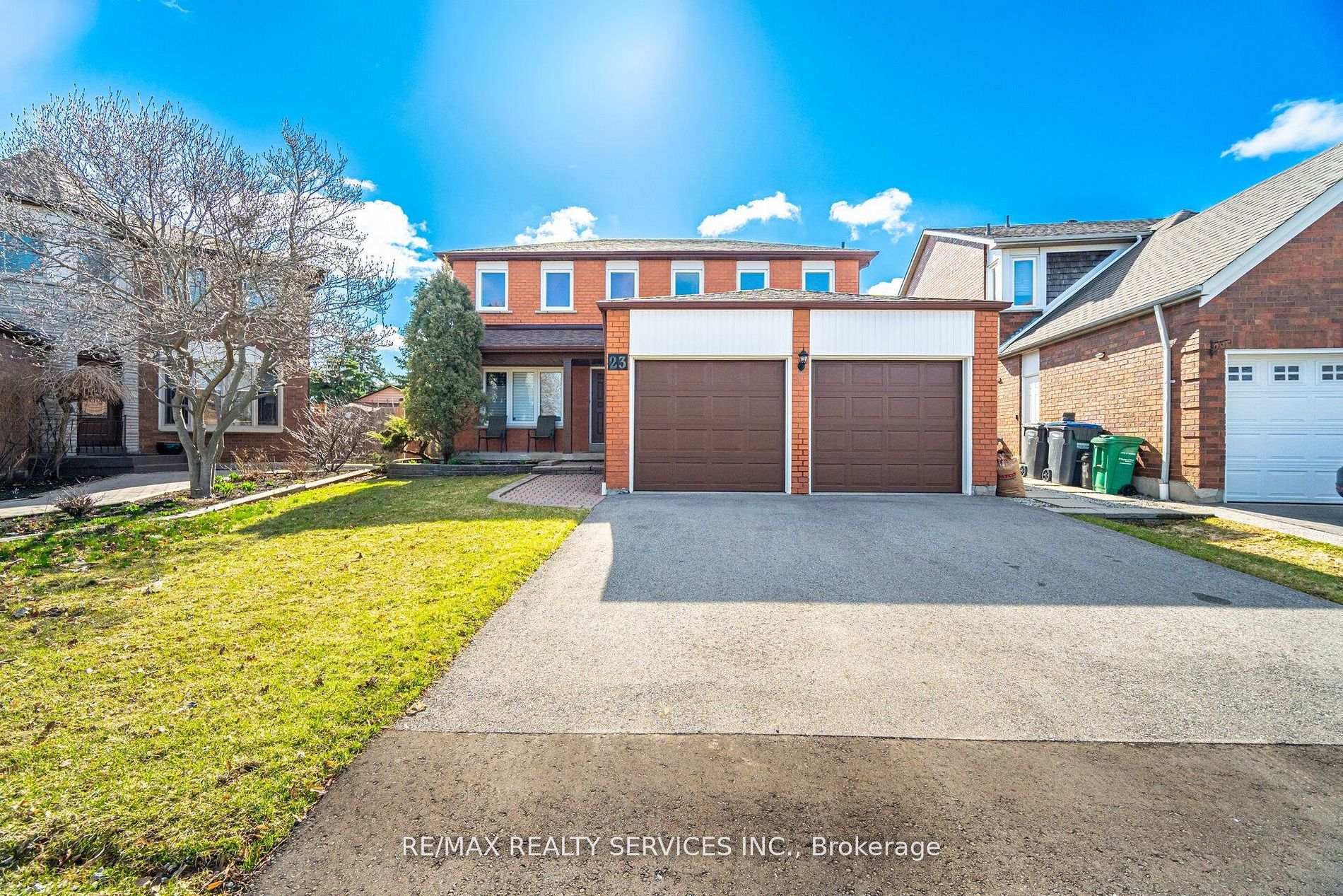 Photo 52 of 23 Newbury Crescent, Brampton, Westgate — HOMEH