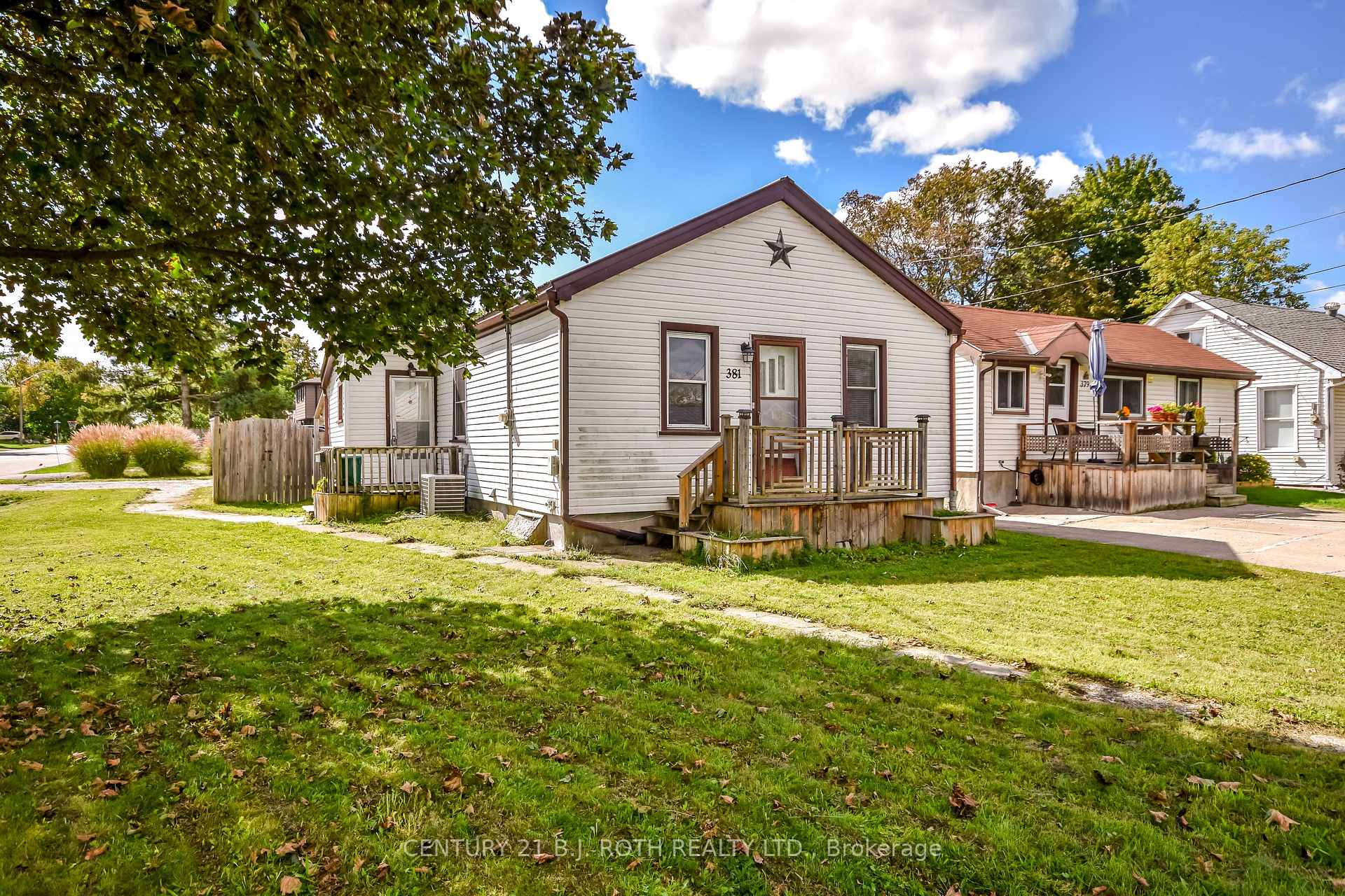 Photo of 381 Forest Avenue S