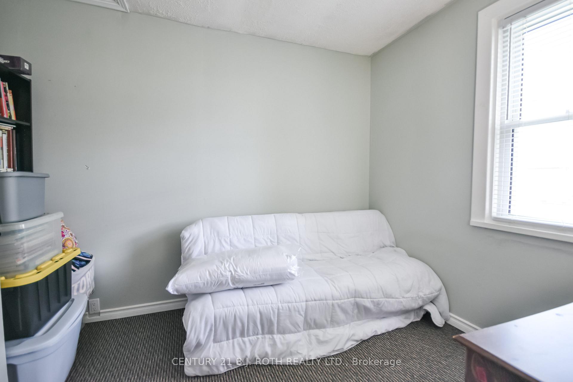 Photo 16 of 381 Forest Avenue S, Orillia — HOMEH