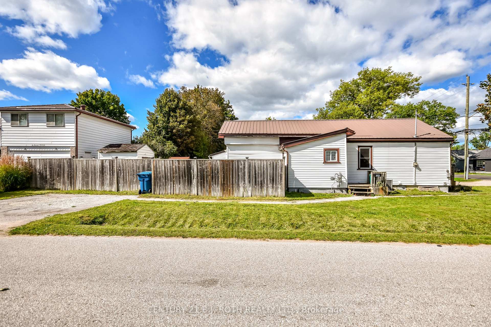 Photo 23 of 381 Forest Avenue S, Orillia — HOMEH