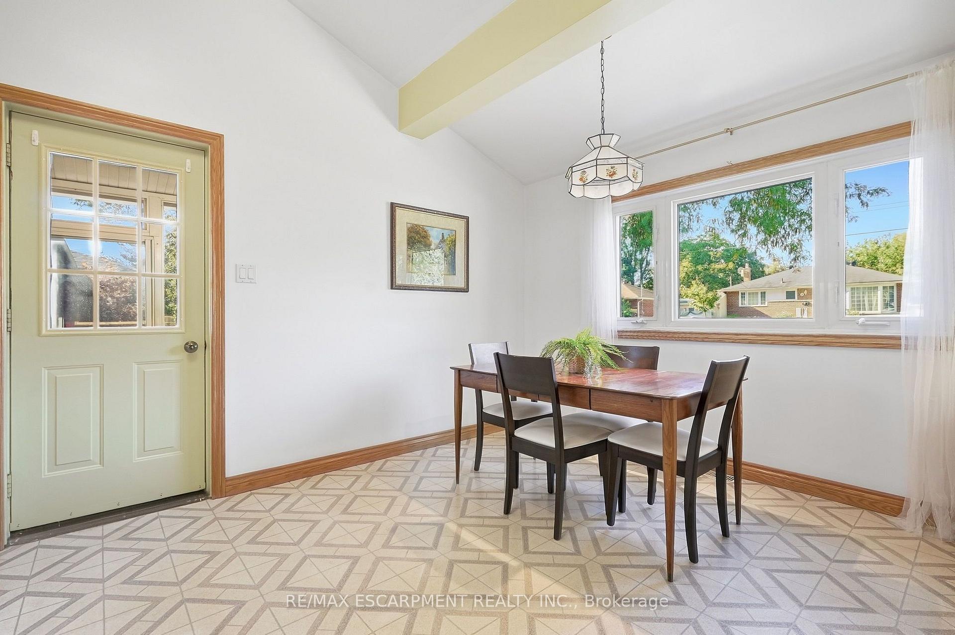 Photo 7 of 1267 Dunbar Road, Burlington, Mountainside — HOMEH