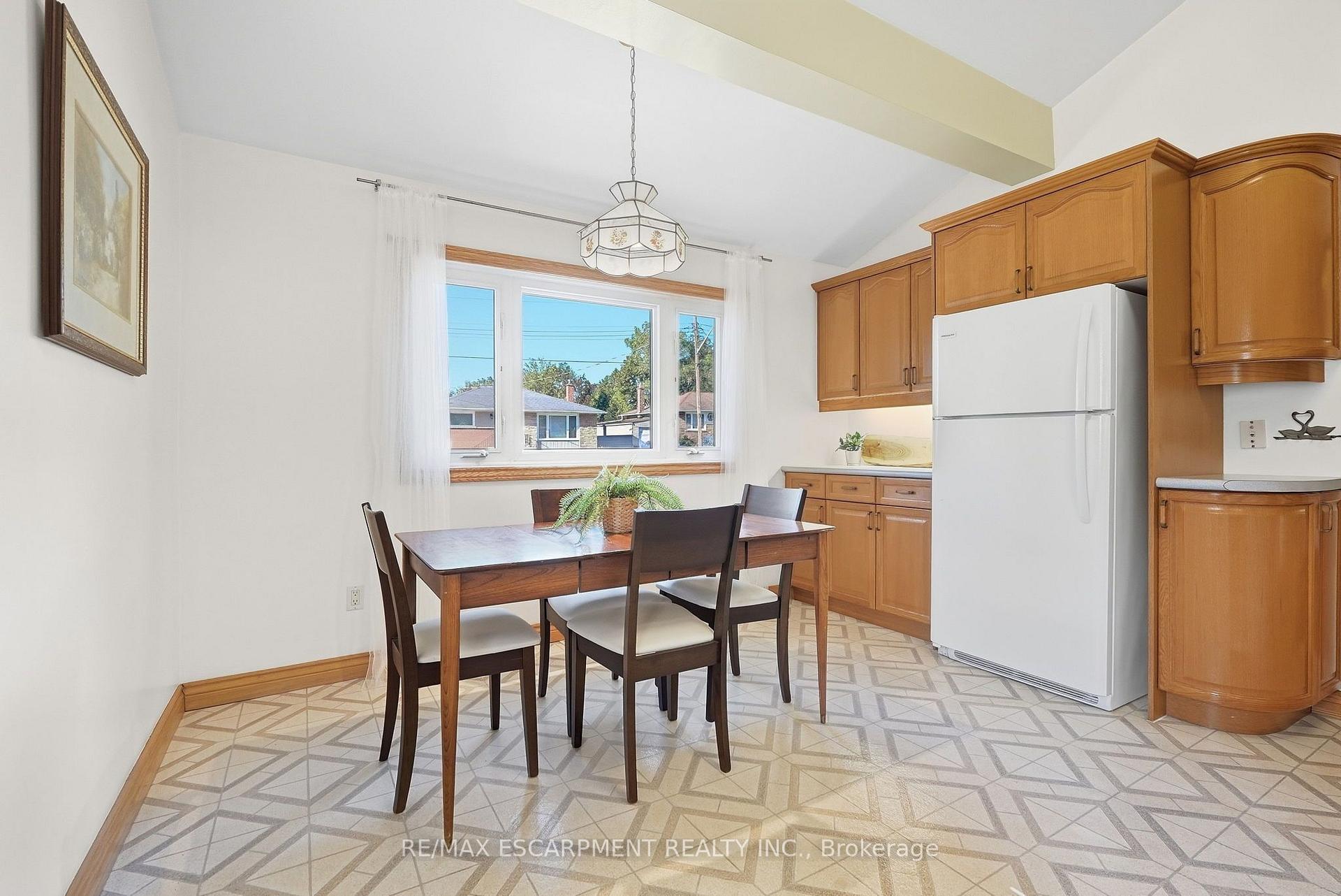 Photo 8 of 1267 Dunbar Road, Burlington, Mountainside — HOMEH