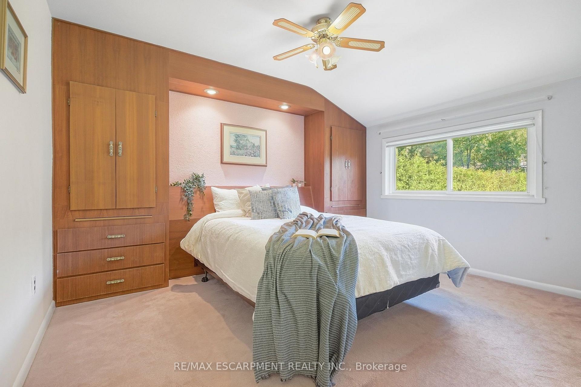 Photo 10 of 1267 Dunbar Road, Burlington, Mountainside — HOMEH
