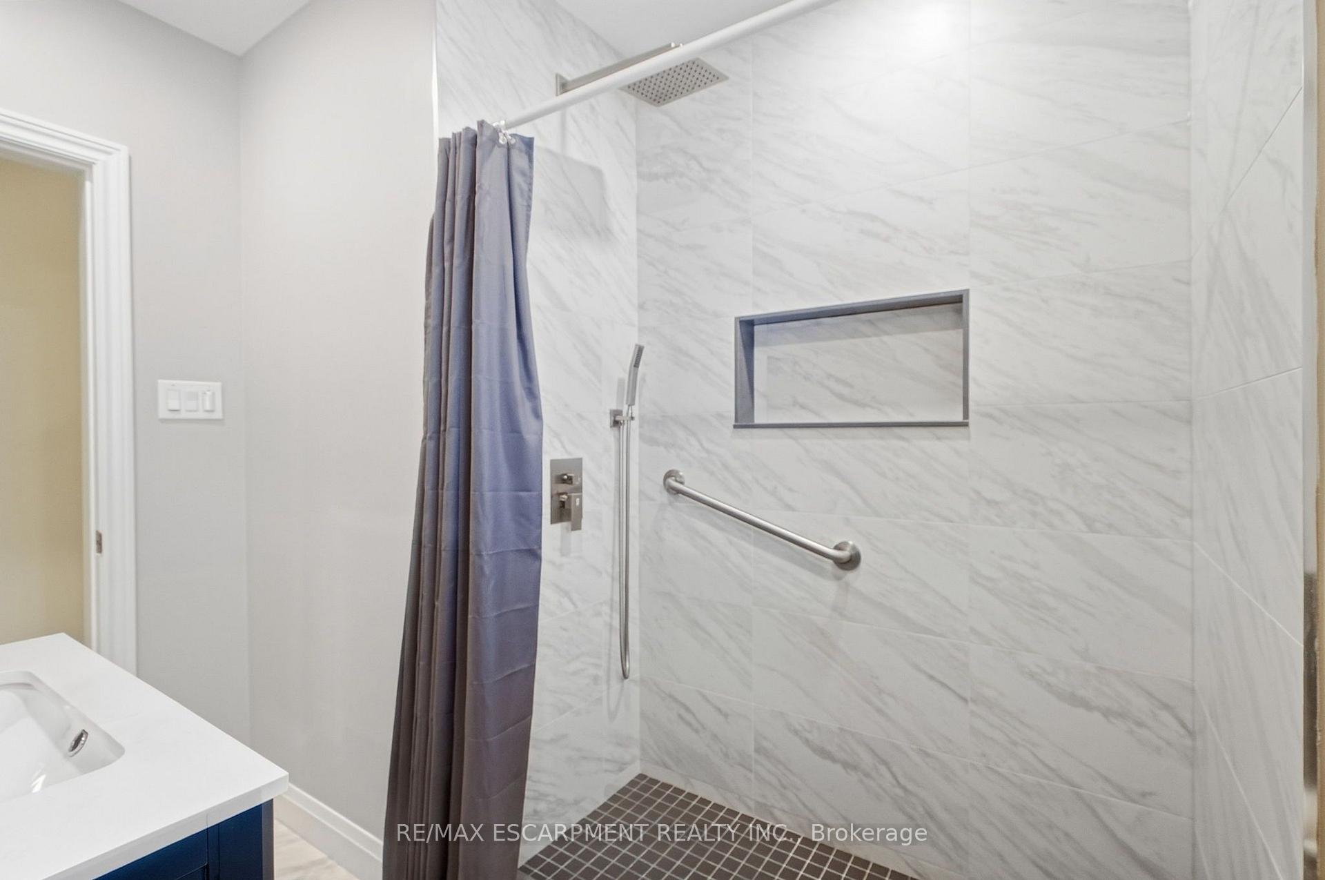 Photo 13 of 1267 Dunbar Road, Burlington, Mountainside — HOMEH