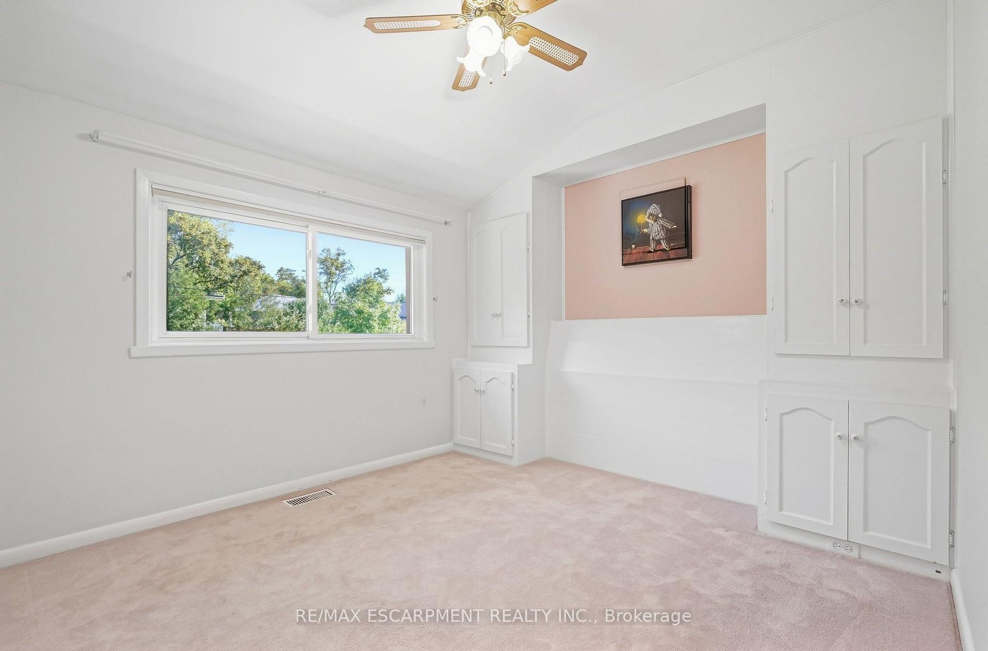 Photo 16 of 1267 Dunbar Road, Burlington, Mountainside — HOMEH