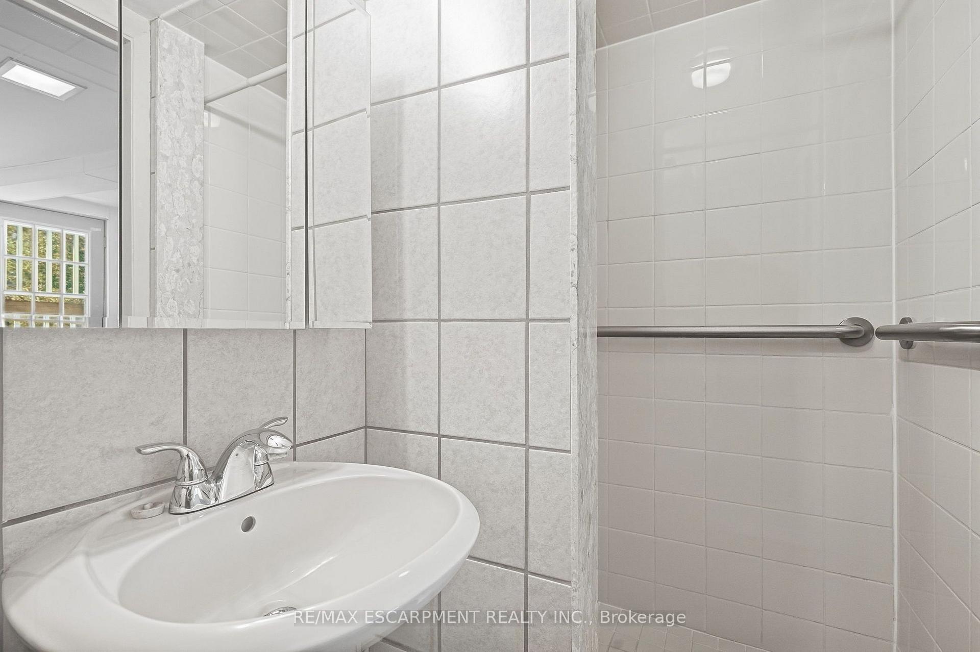 Photo 22 of 1267 Dunbar Road, Burlington, Mountainside — HOMEH