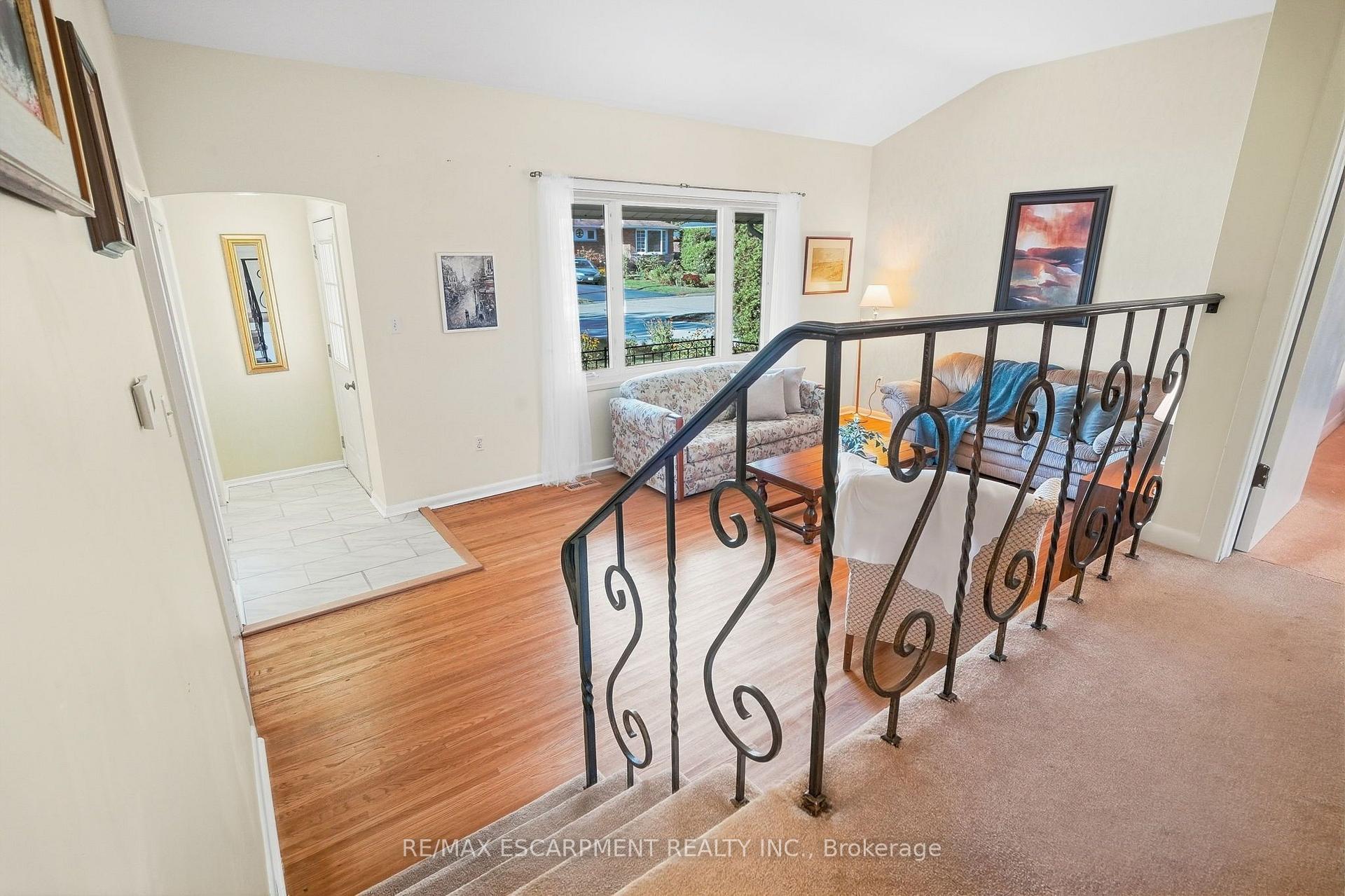 Photo 5 of 1267 Dunbar Road, Burlington, Mountainside — HOMEH