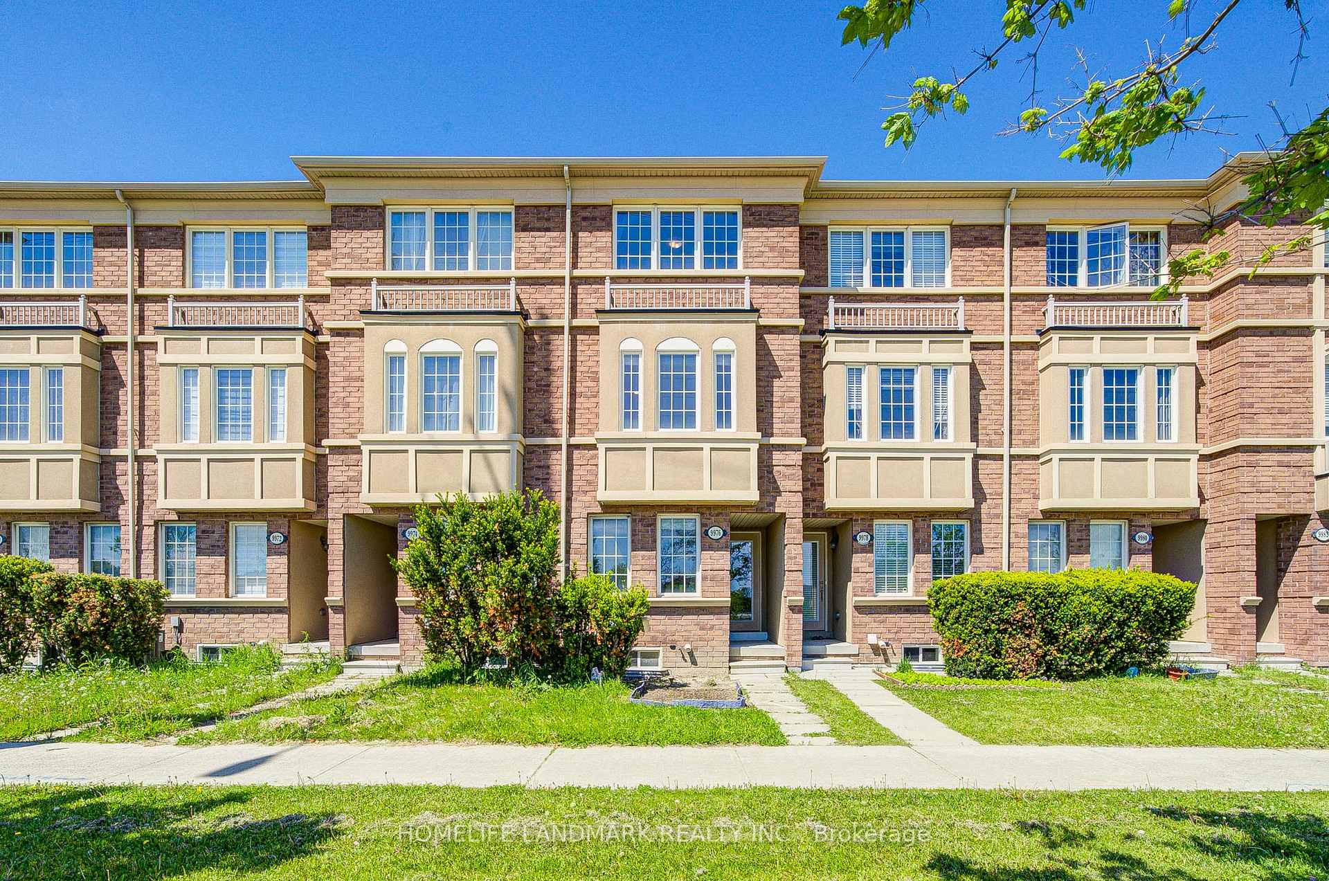 Photo 2 of 9976 McCowan Road, Markham, Berczy — HOMEH