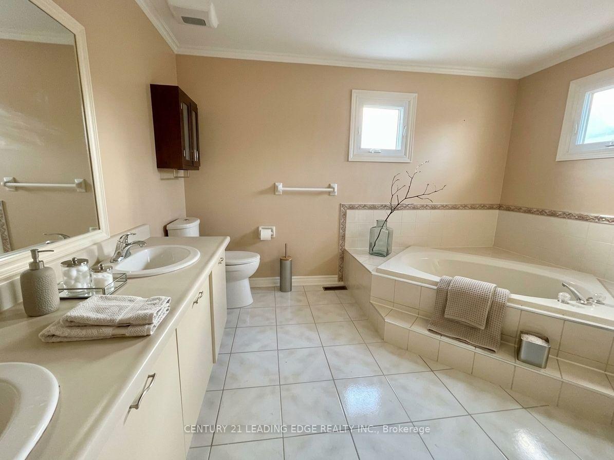 Photo 10 of 492 Palmtree Crescent, Oshawa, Eastdale — HOMEH
