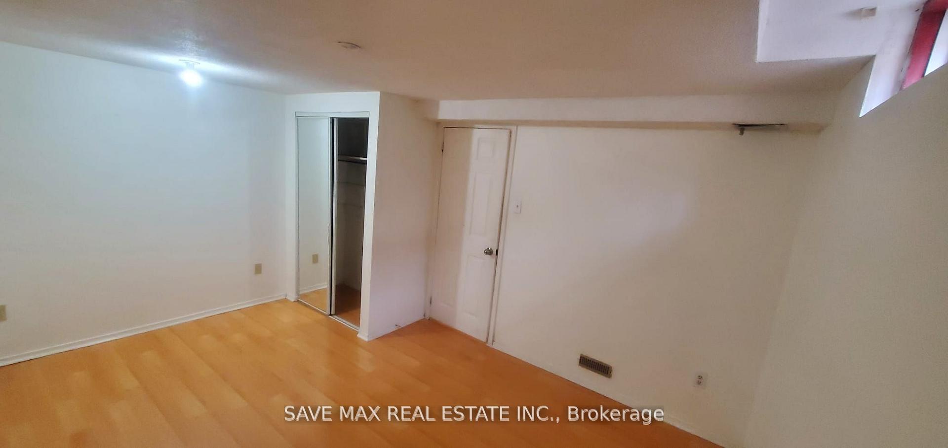 Photo 5 of Unit Bsmt, 36 Smithers Crescent, Brampton, Brampton South — HOMEH