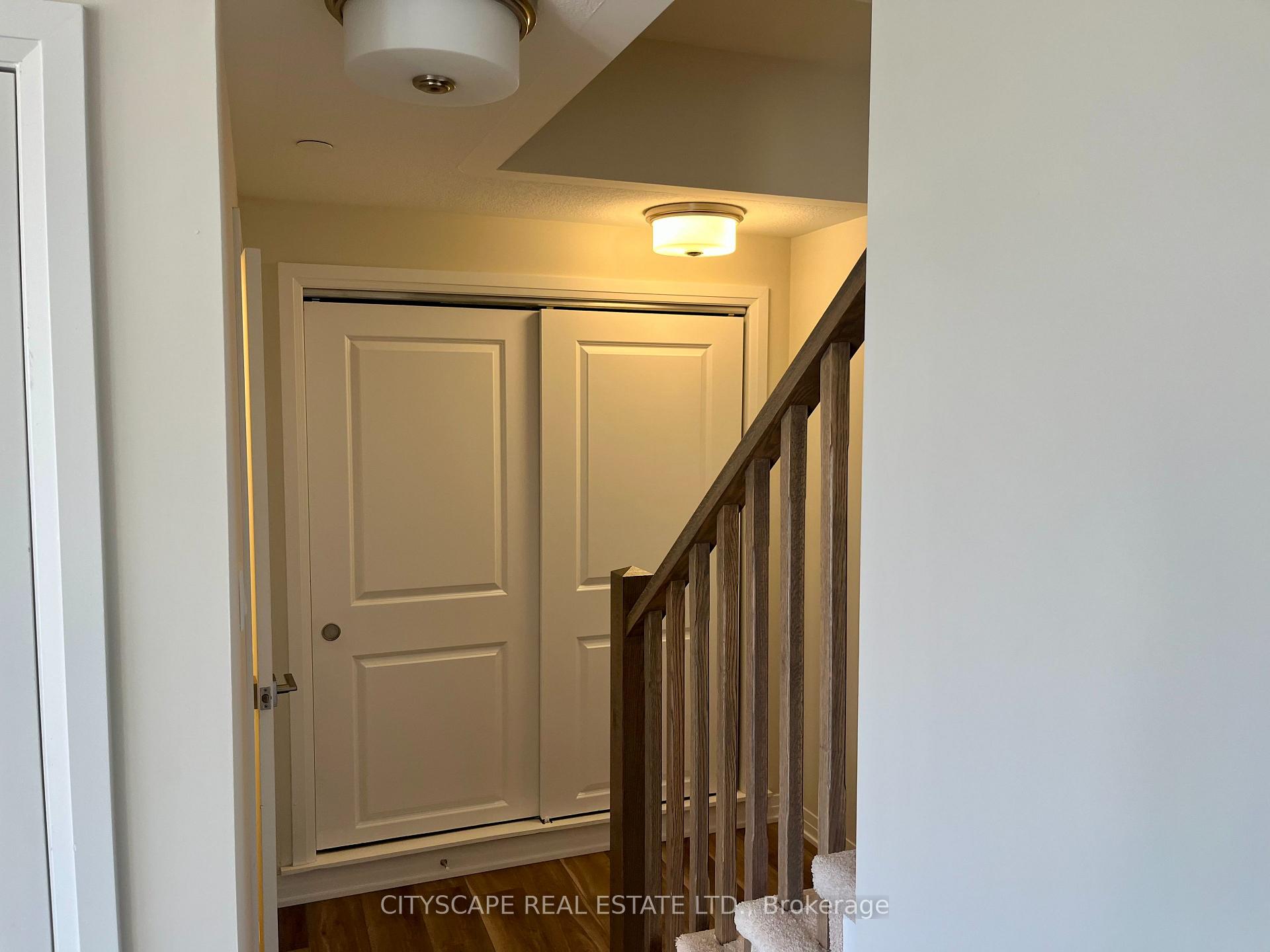 Photo 8 of 941 North Waterdown Drive, Hamilton, Waterdown — HOMEH