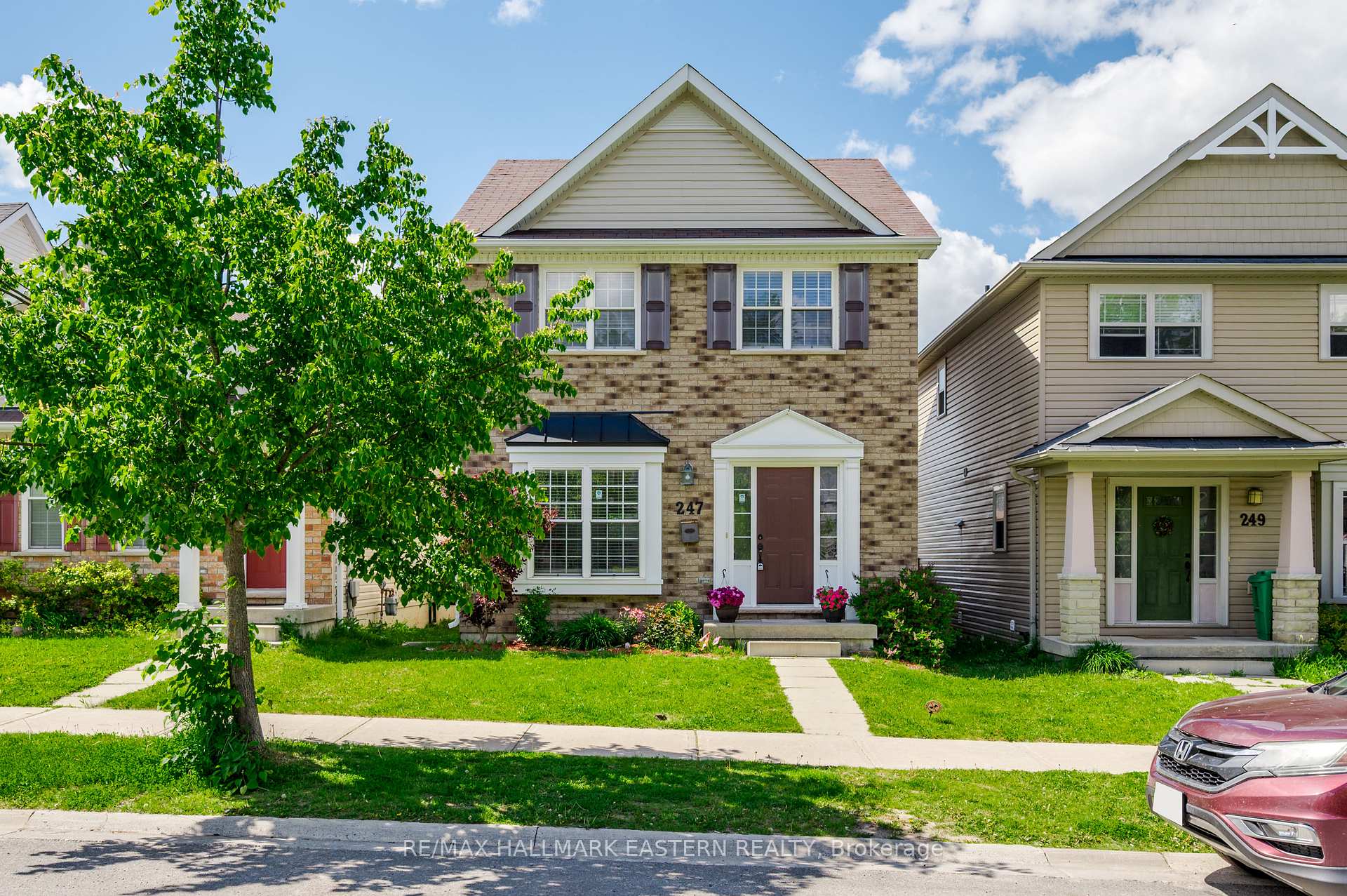 Photo 3 of 247 Bowen Drive, Peterborough, Northcrest Ward 5 — HOMEH
