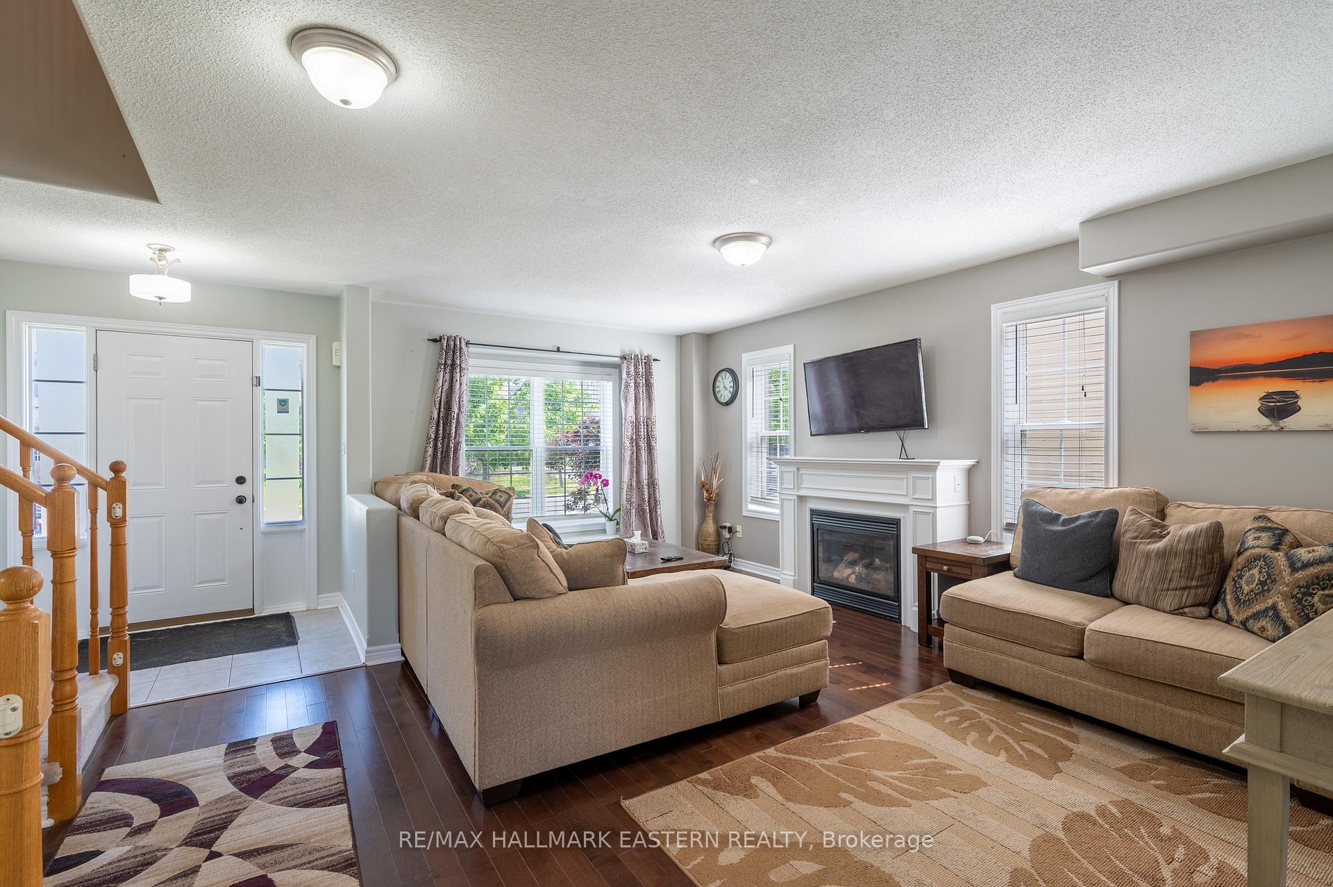 Photo 7 of 247 Bowen Drive, Peterborough, Northcrest Ward 5 — HOMEH