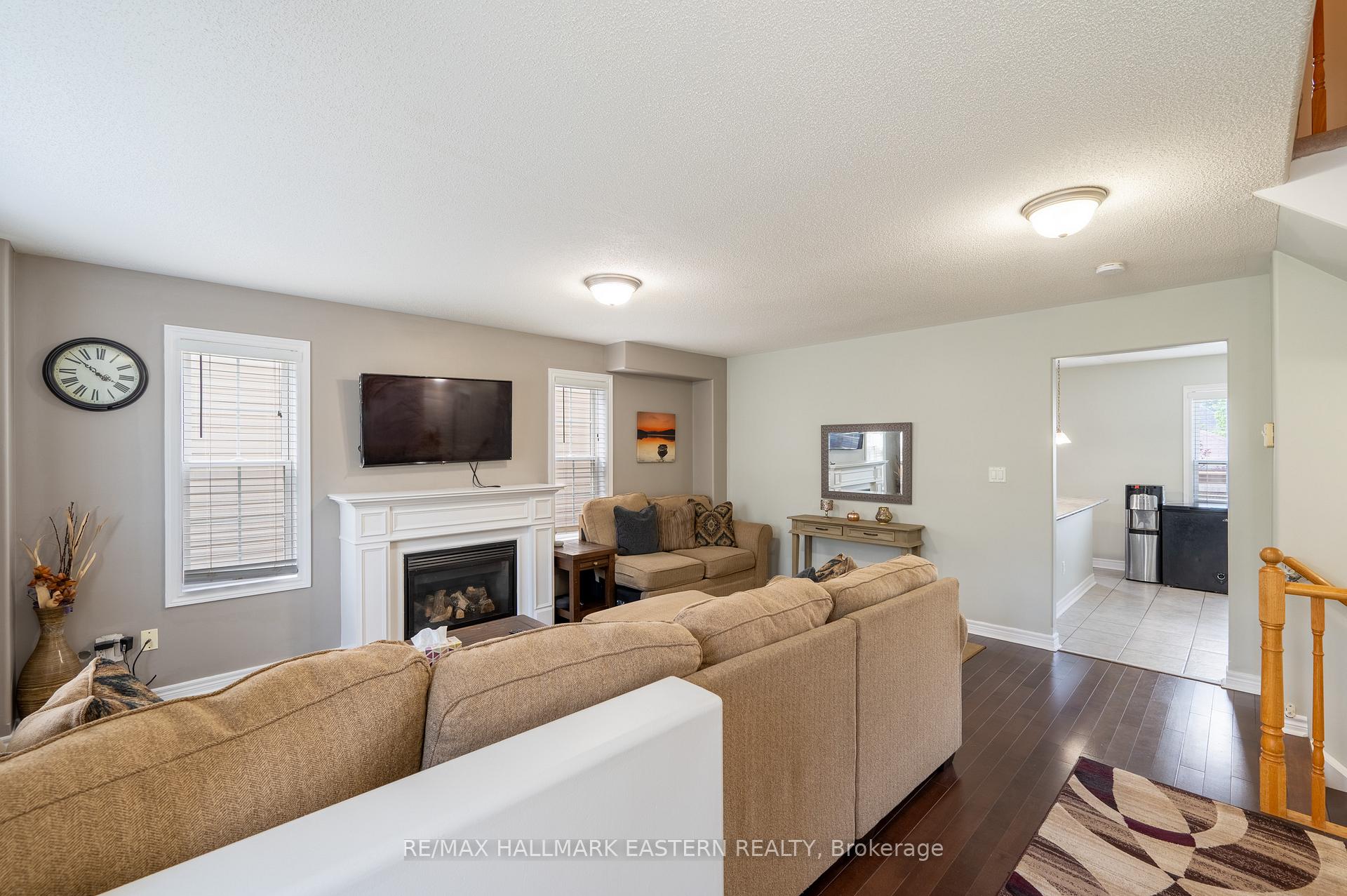 Photo 12 of 247 Bowen Drive, Peterborough, Northcrest Ward 5 — HOMEH