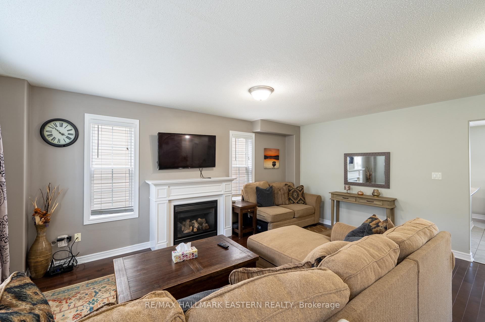 Photo 13 of 247 Bowen Drive, Peterborough, Northcrest Ward 5 — HOMEH